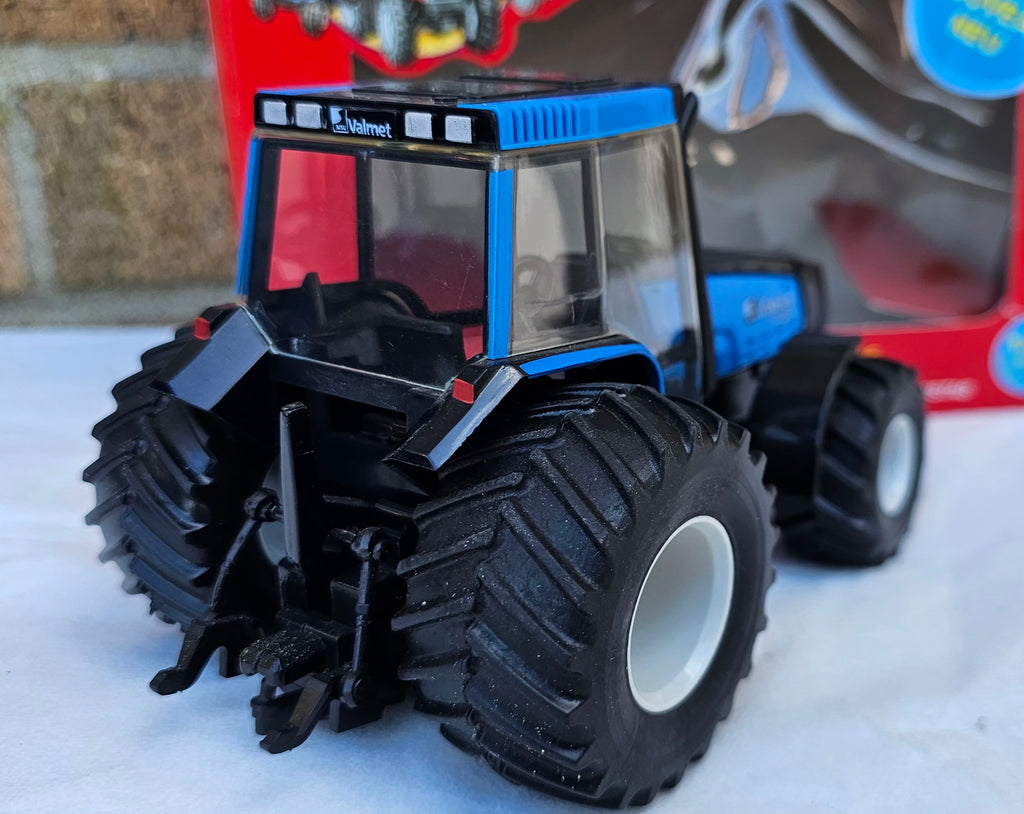 Britains Valmet 8750 Tractor With Floatation Tyres 9446