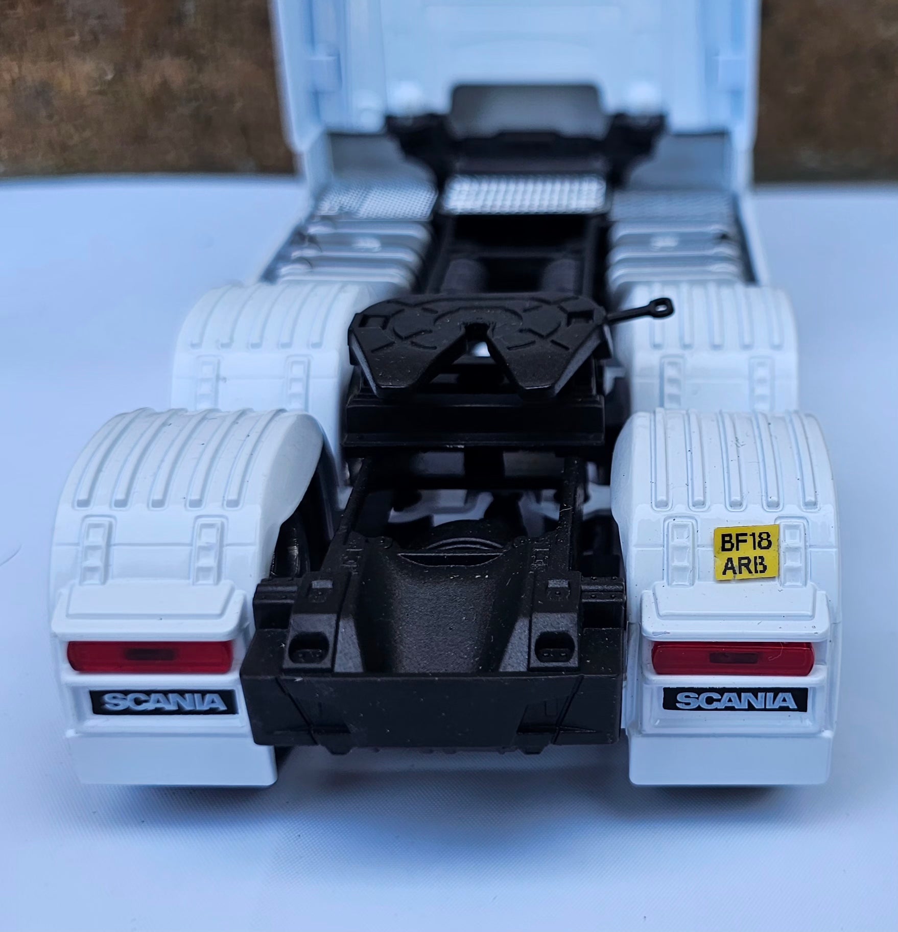 Welly 1/32 Scale Scania R730 V8 Farm Diorama