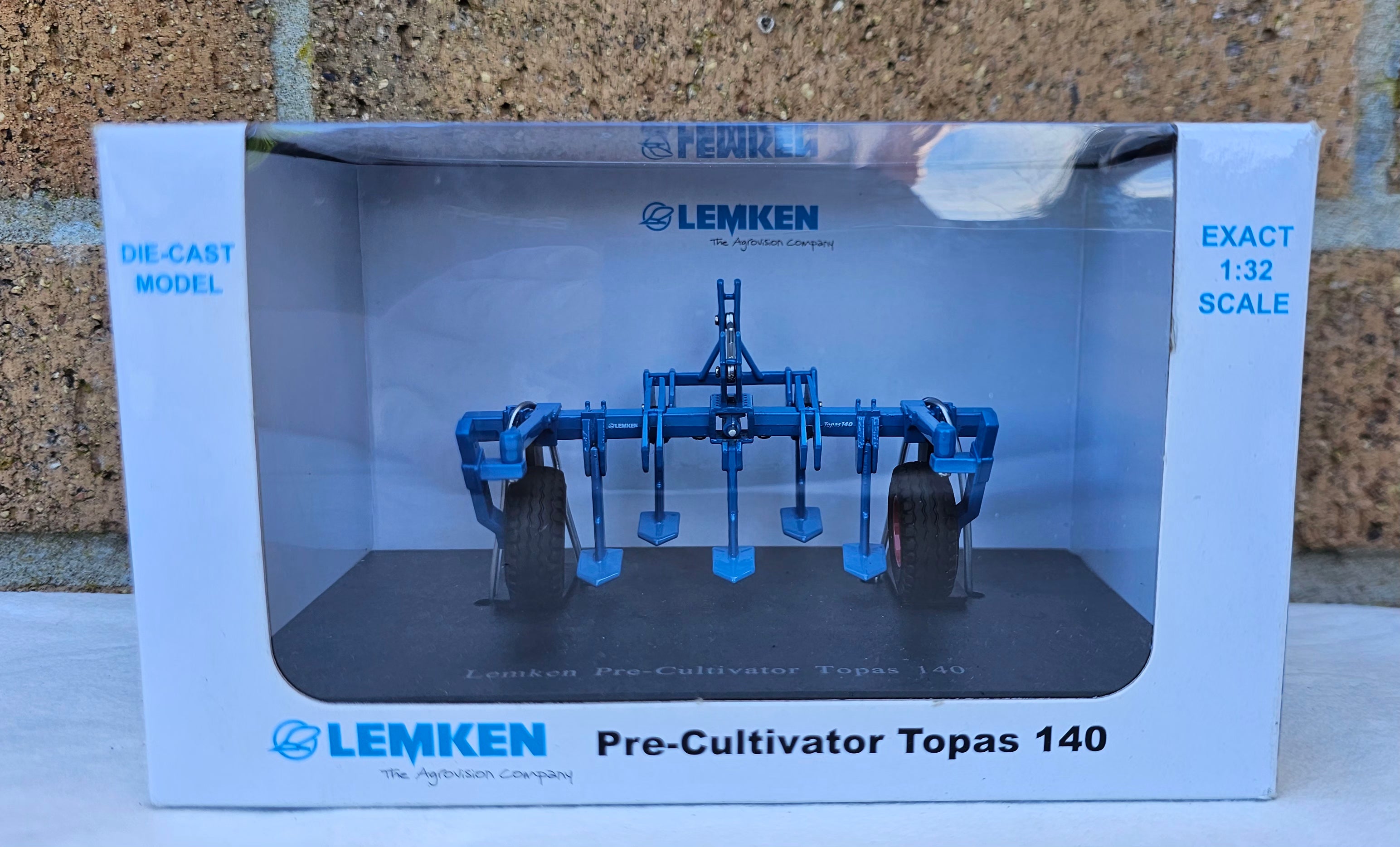 Universal Hobbies Lemken Pre-Cultivator Topas 140 UH5259