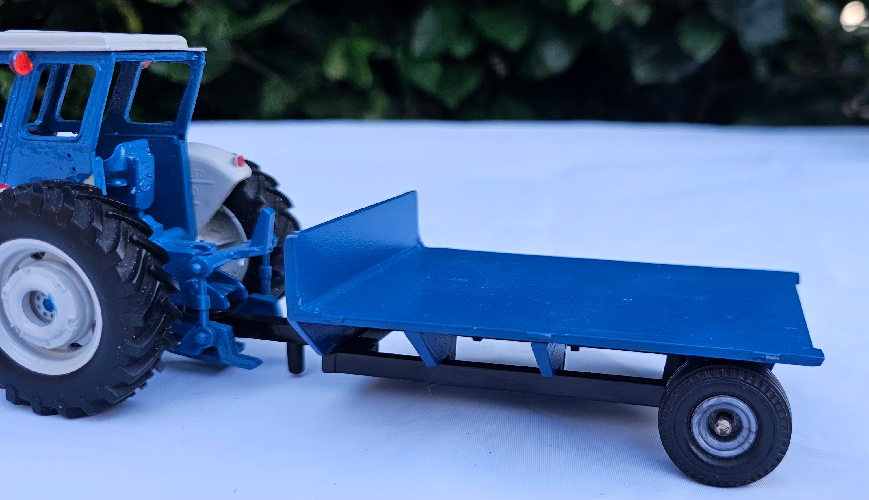 Britains Flat Trailer With Headboard Conversion