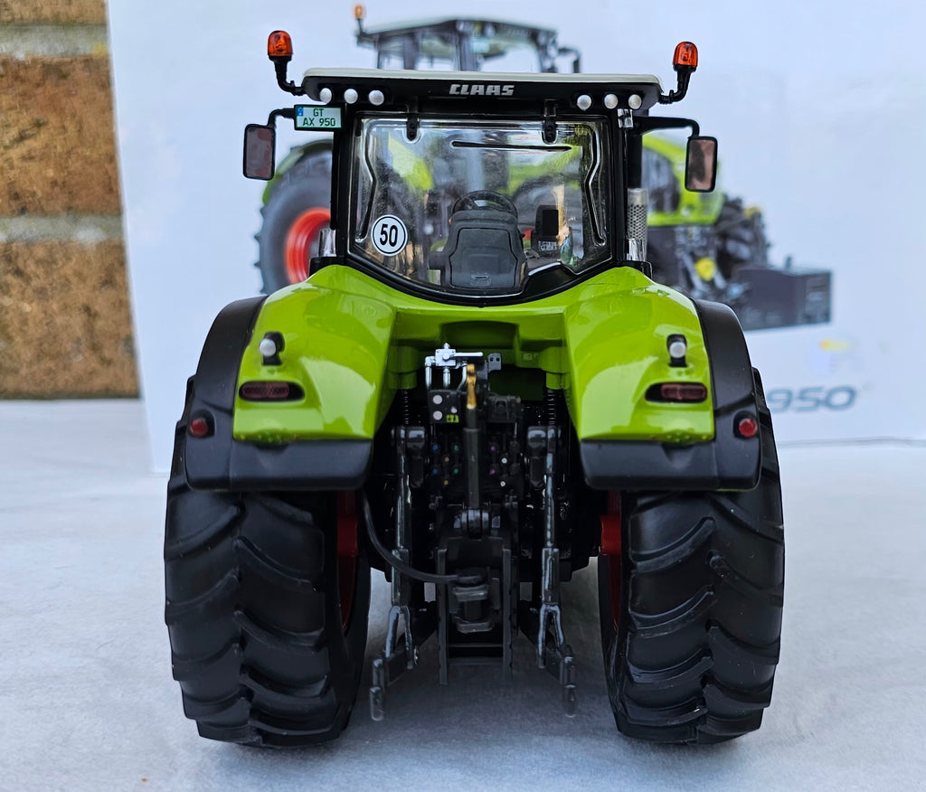 Wiking Claas Axion 950 Tractor