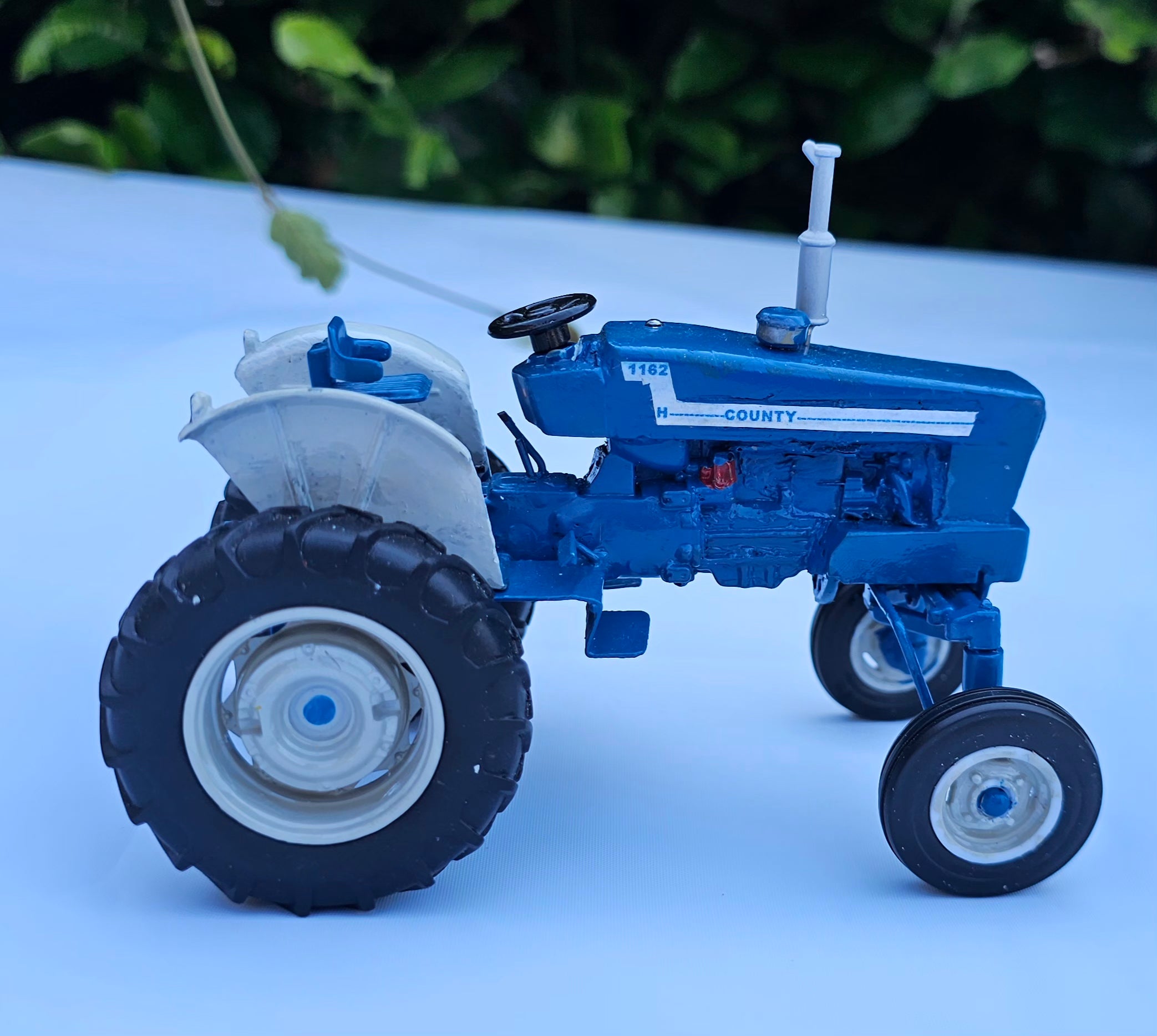 Britains County Tractor 1162 H High Clear Conversion