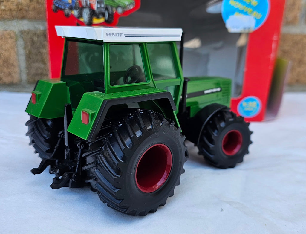 Britains Fendt 615 LSA with Floatation Tyres 9443