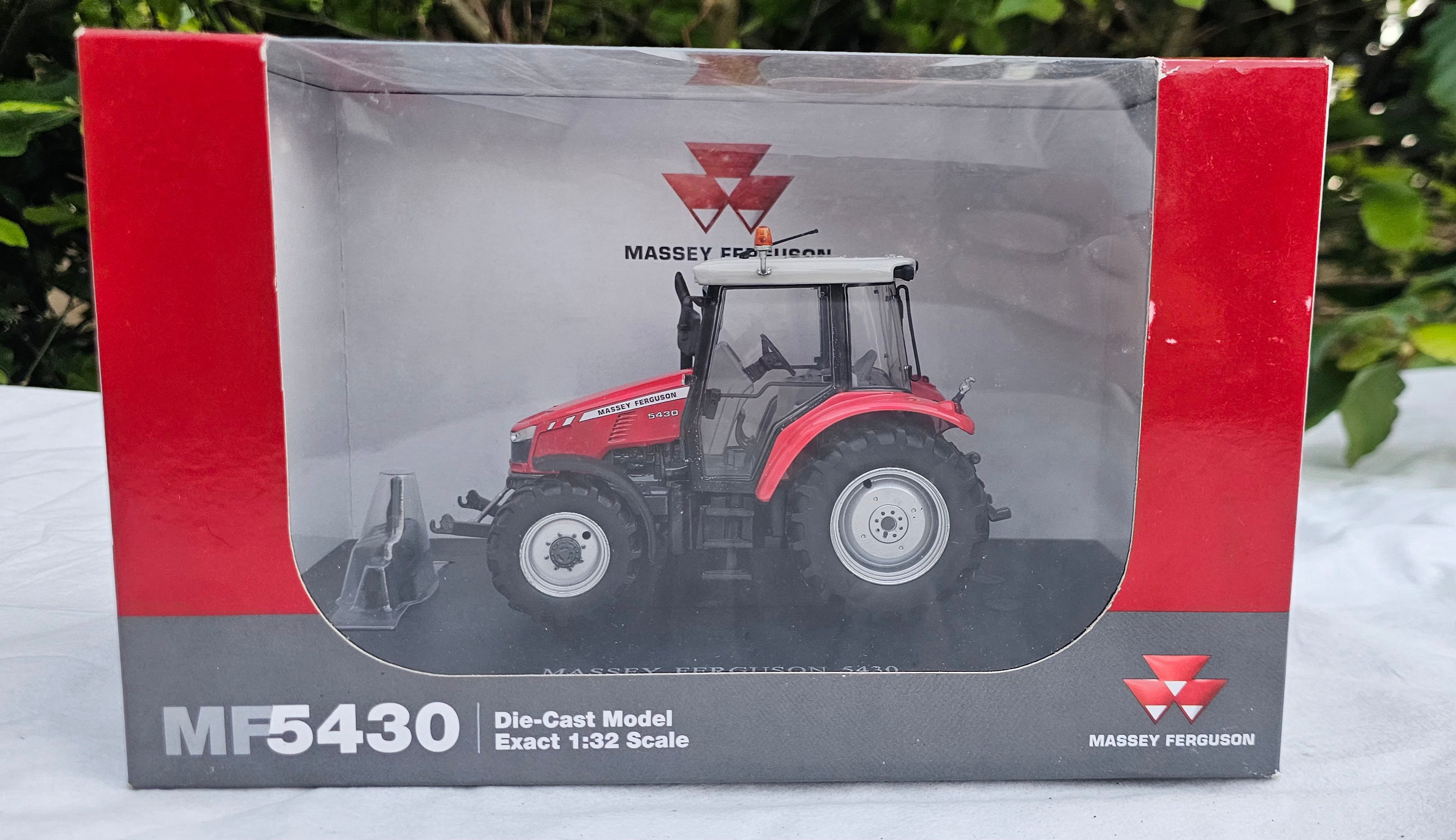 Universal Hobbies Massey Ferguson 5430 Tractor Dealer Box