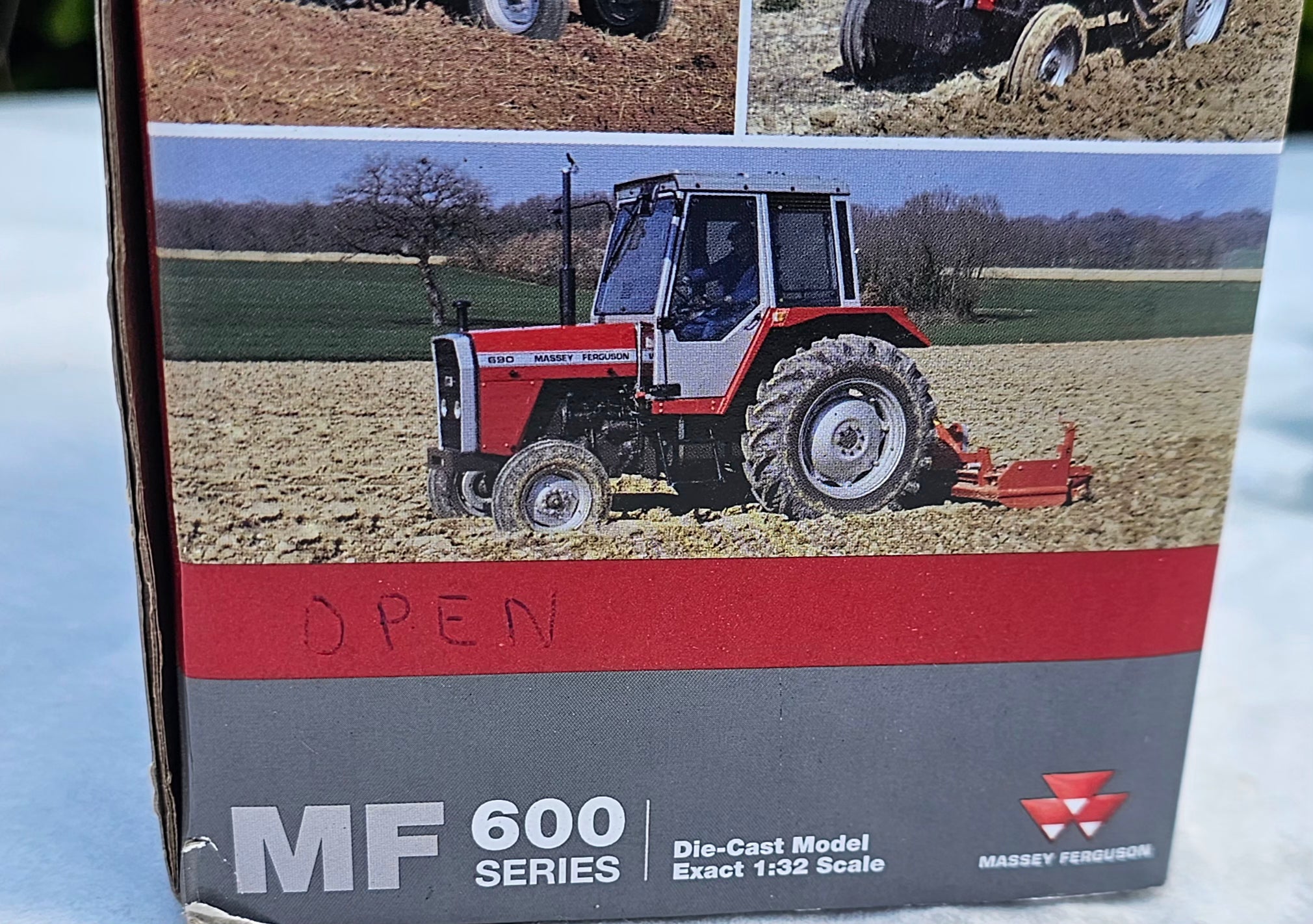 Universal Hobbies Massey Ferguson MF 675 2WD Tractor