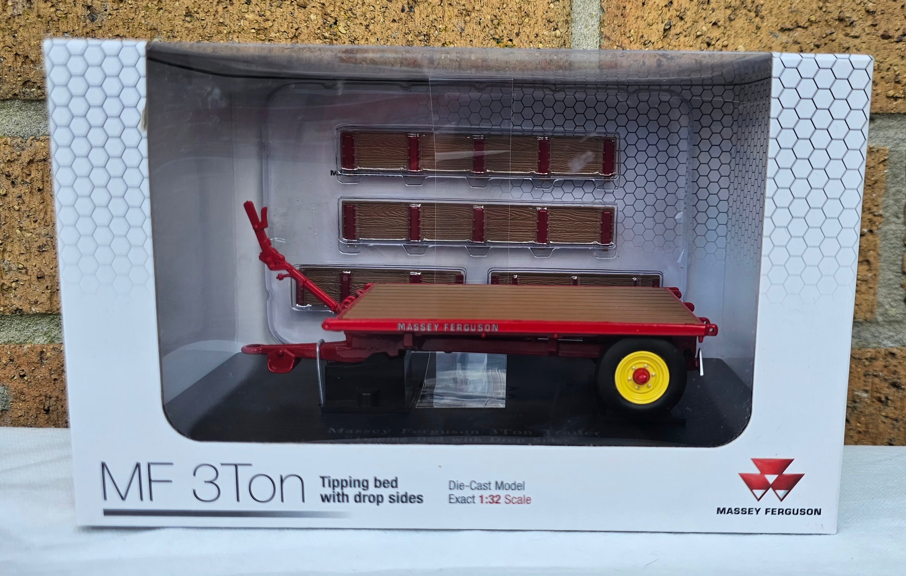 Universal Hobbies Massey Ferguson MF 3 Ton Tipping Bed With Drop Sides UH5329