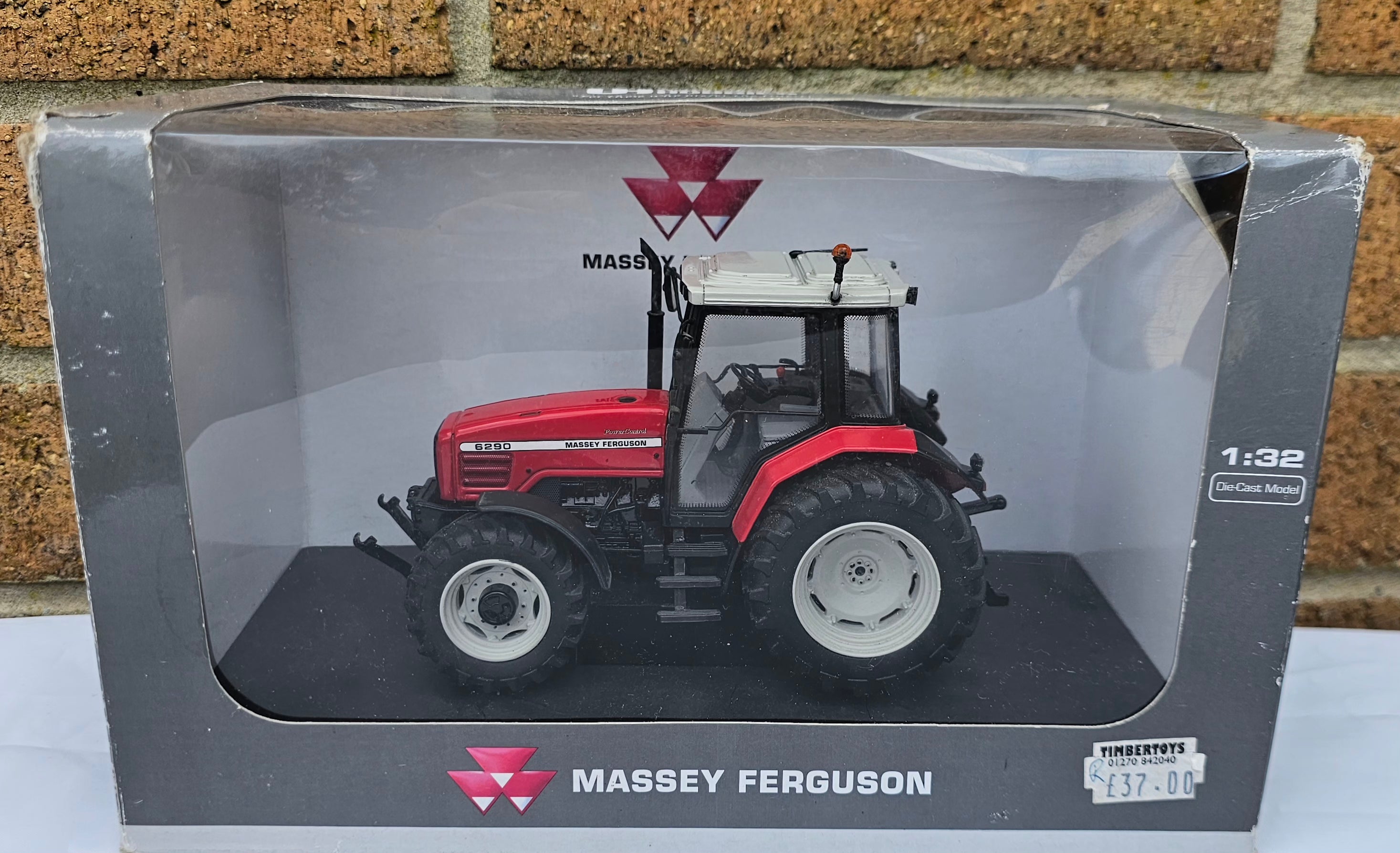 Universal Hobbies Massey Ferguson 6290 Tractor