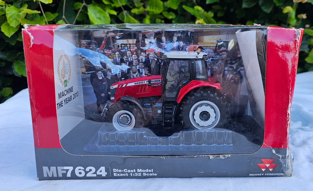 Universal Hobbies Massey Ferguson MF 7624 Tractor
