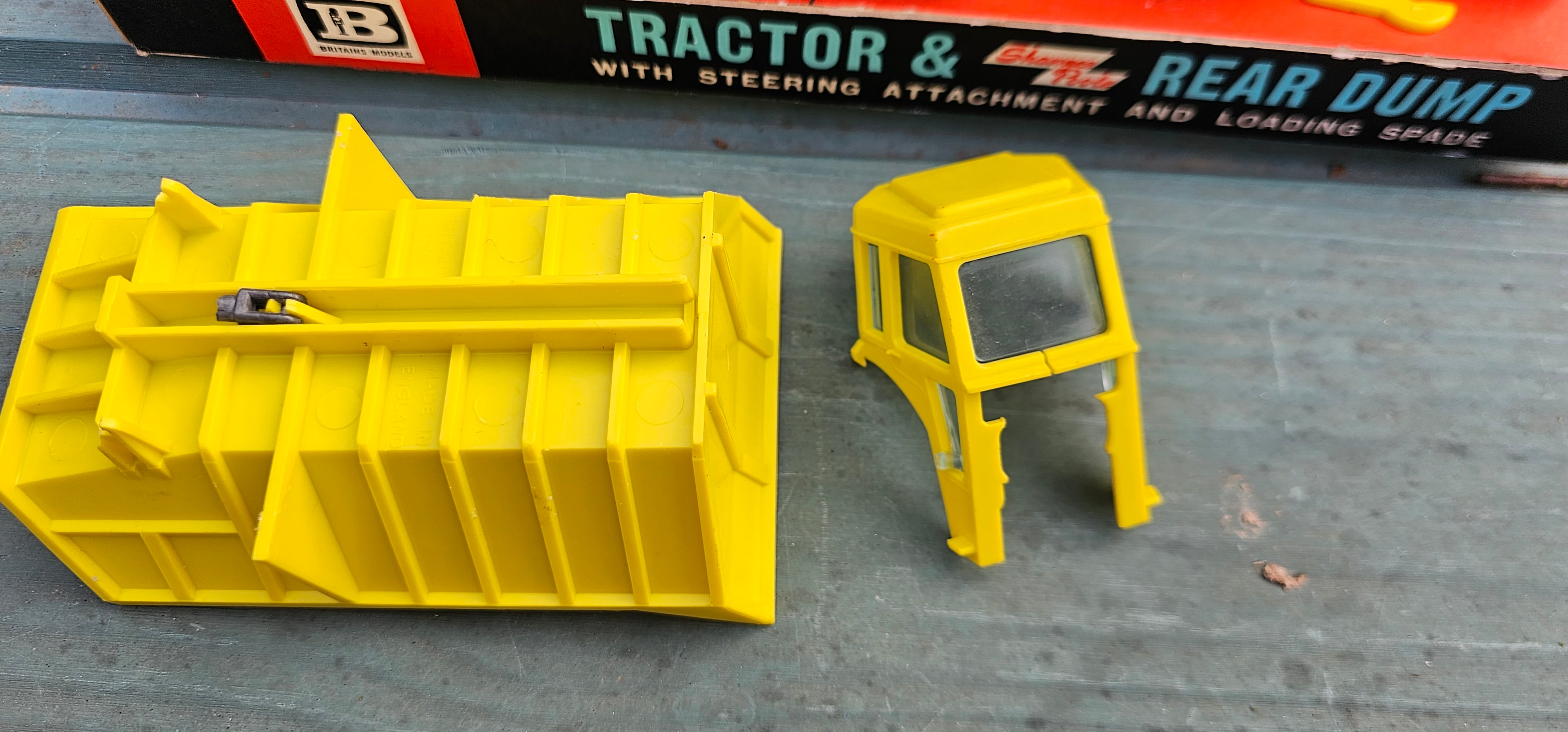 Britains Fordson Major Industrial Tractor And Shawnee Poole Rear Dump Trailer 9630