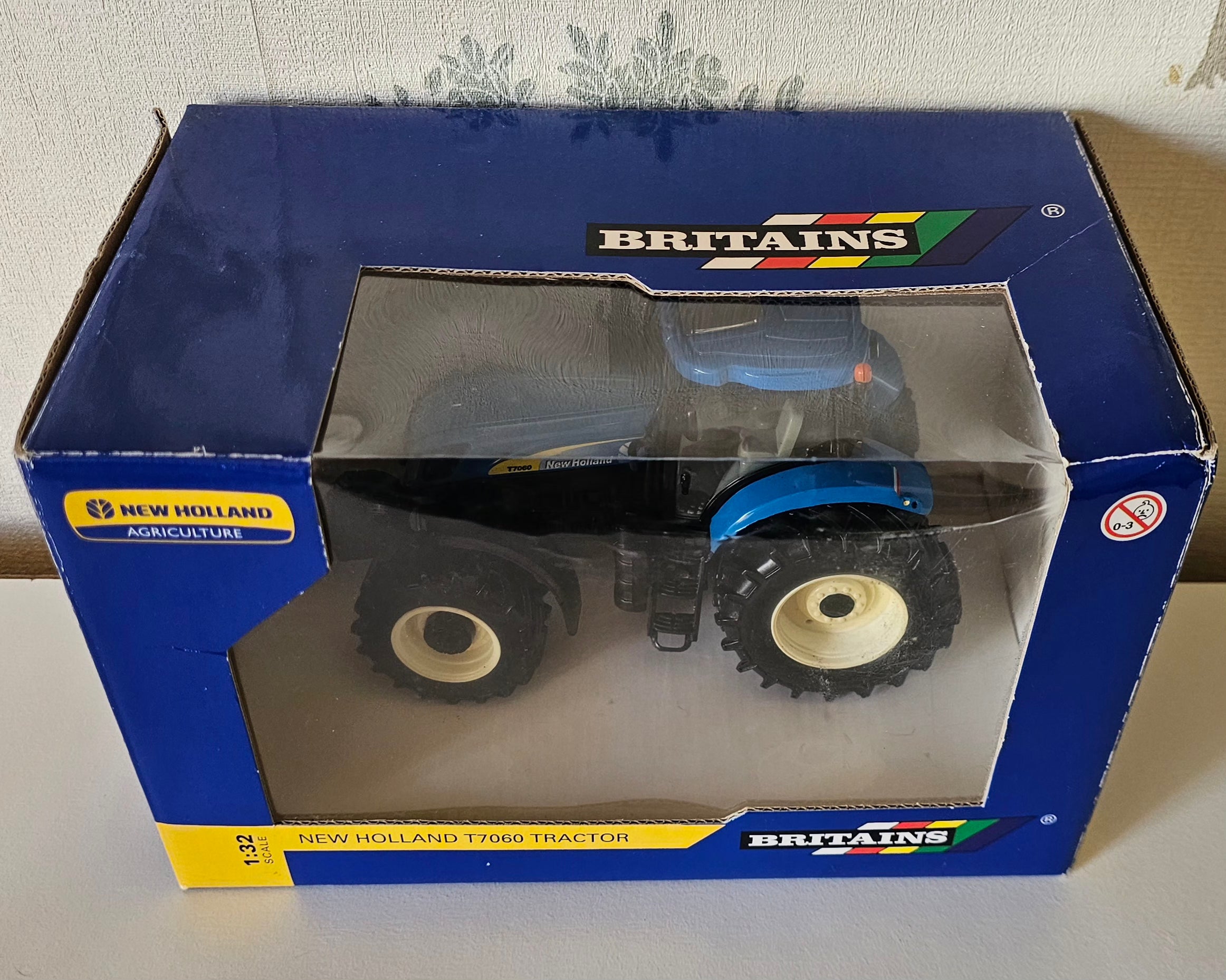 Britains New Holland T7060 Tractor Dealer Box 42302