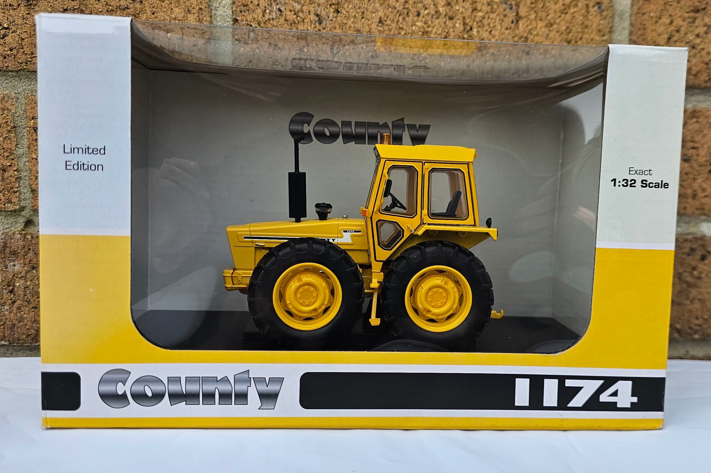 Universal Hobbies County 1174 Yellow Edition Tractor UH6212