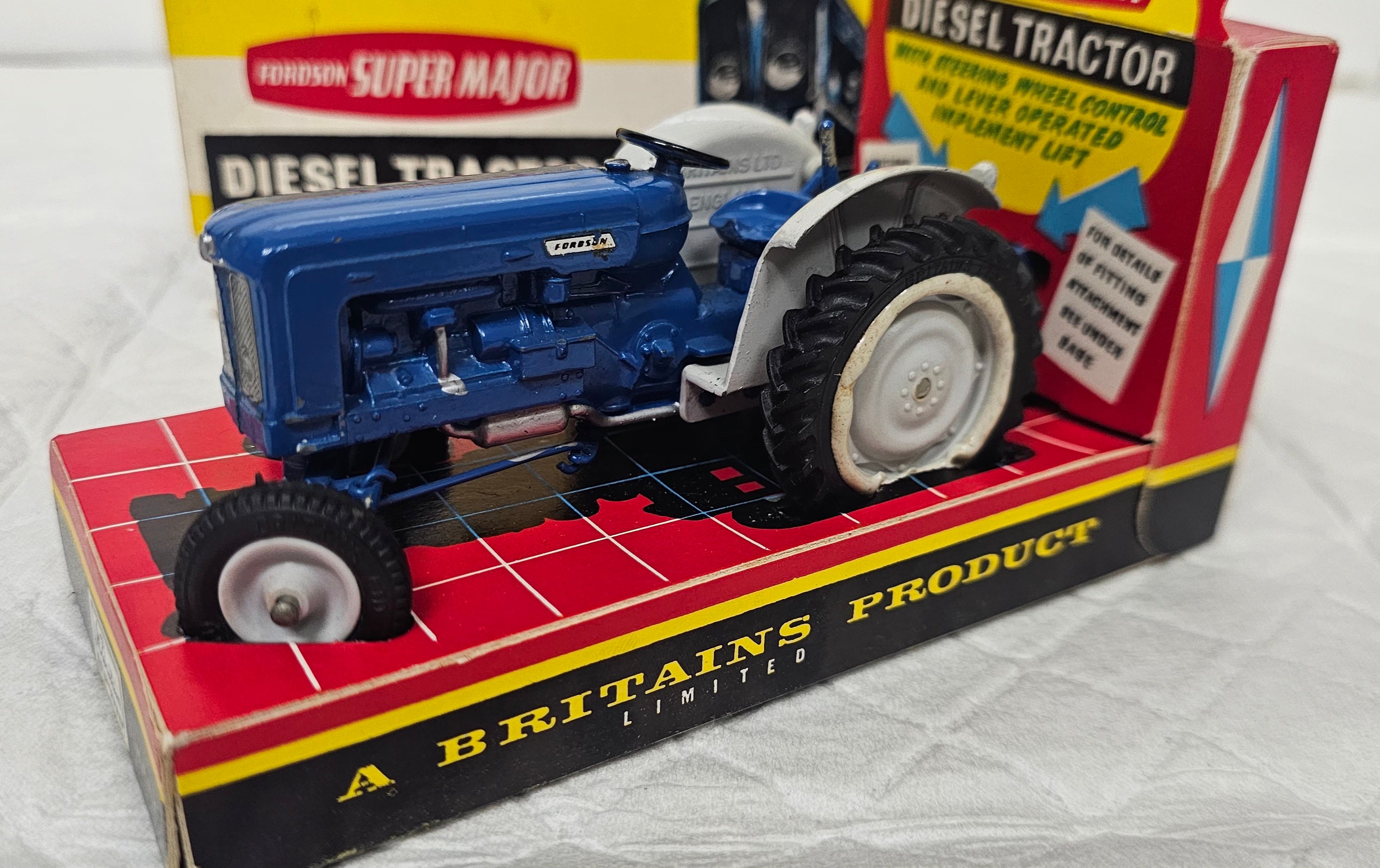Britains Fordson Super Major Tractor 9525