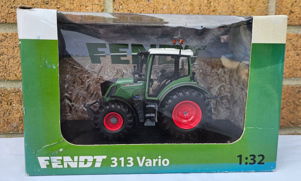 Universal Hobbies Fendt 313 Vario Tractor