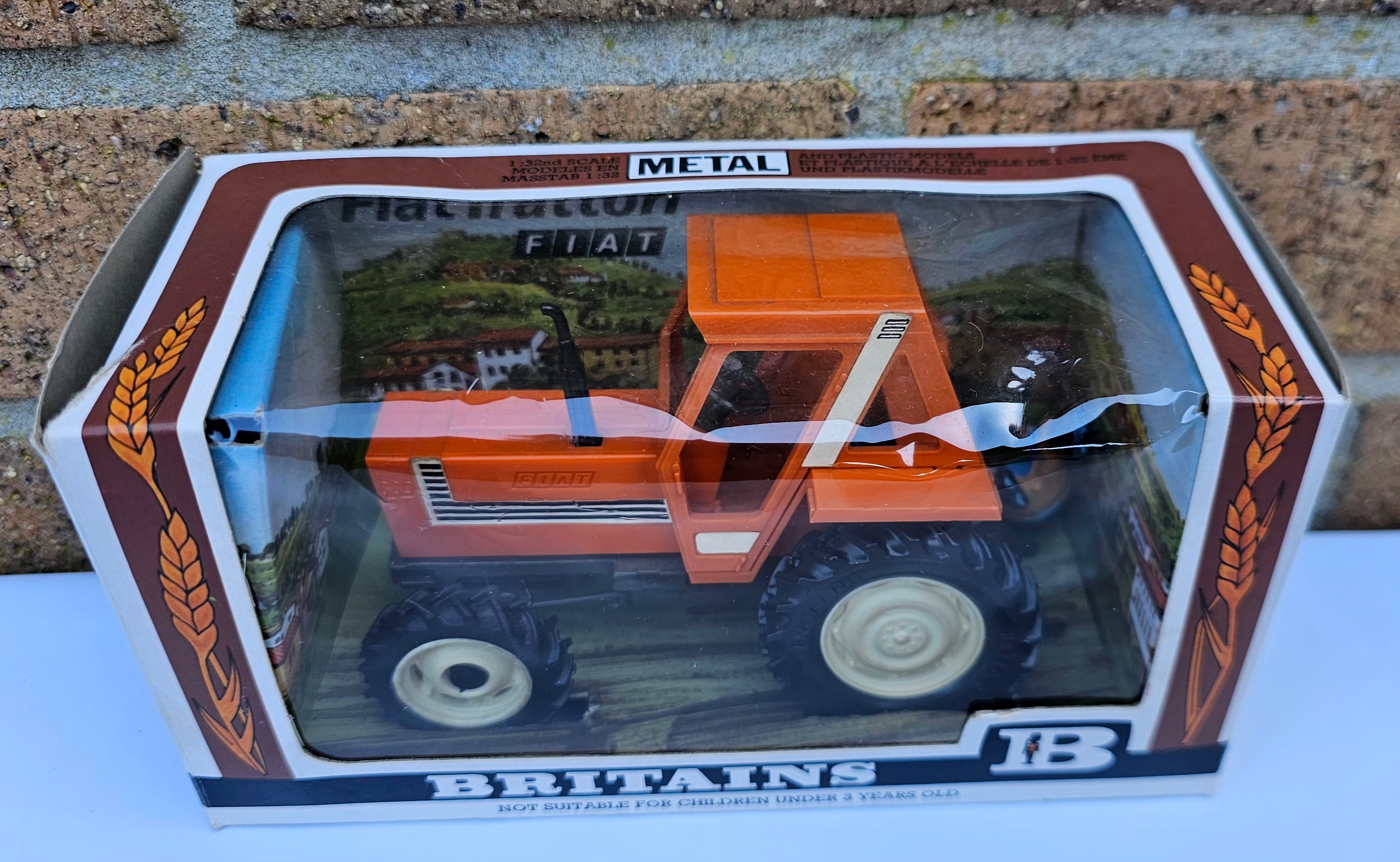 Britains Fiat 880 DT Tractor 9528