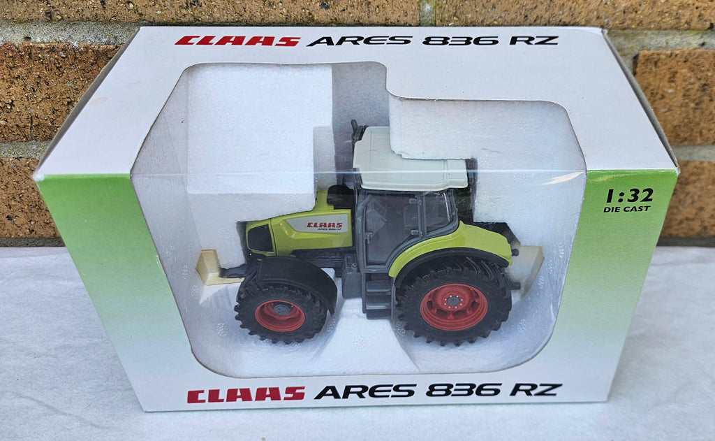 Universal Hobbies Claas 836 RZ Tractor