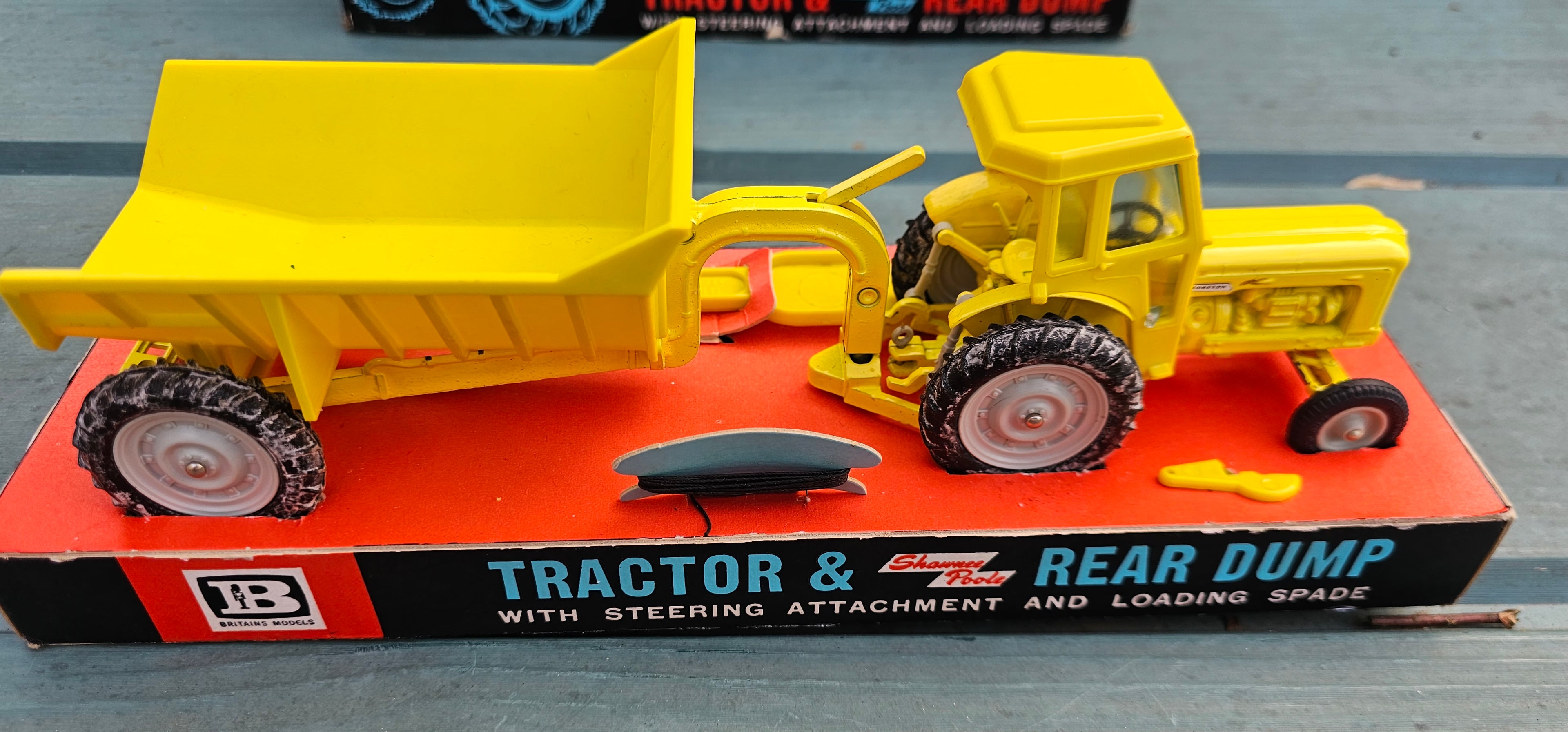 Britains Fordson Major Industrial Tractor And Shawnee Poole Rear Dump Trailer 9630