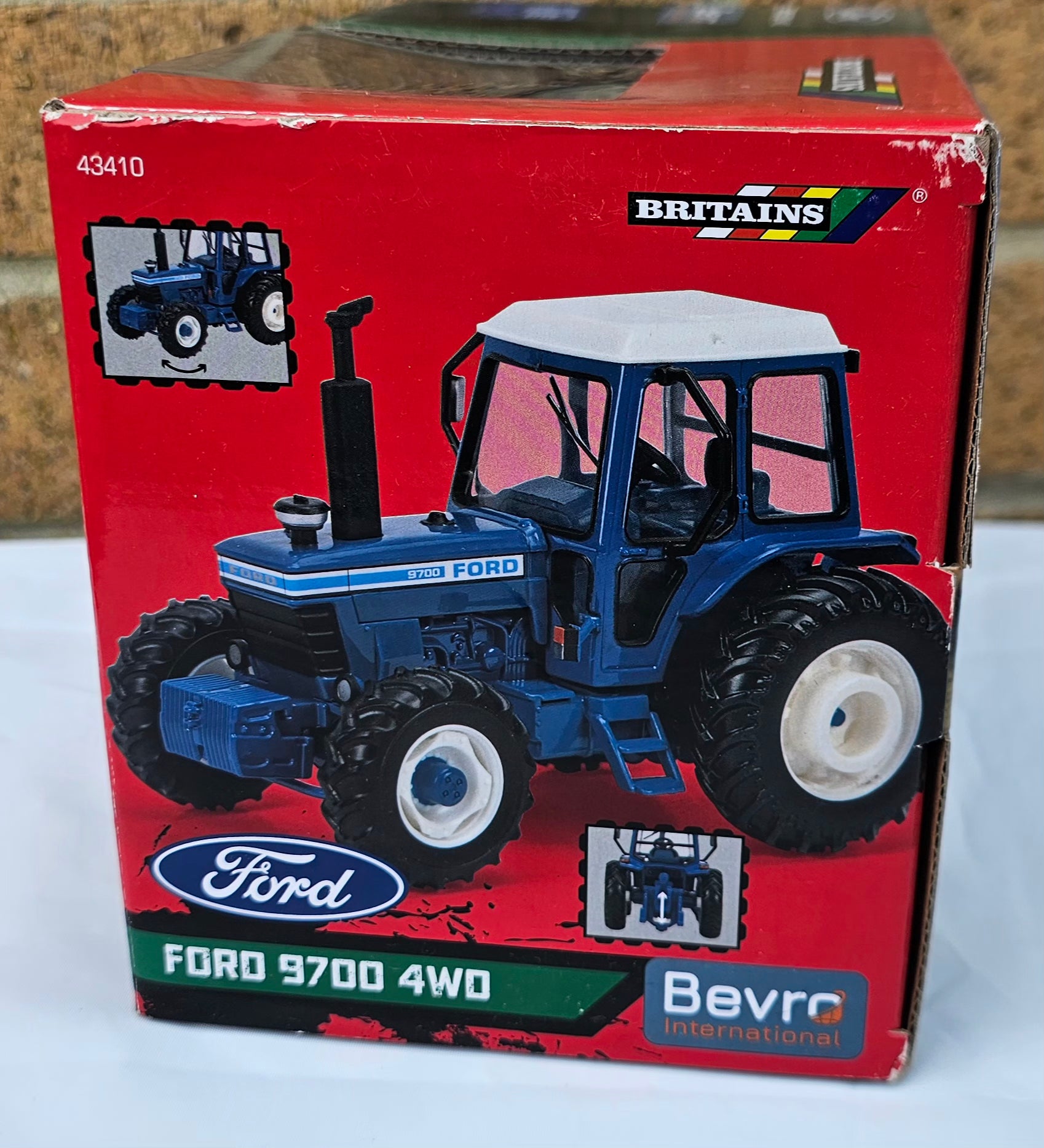 Britains Ford 9700 4wd Tractor 43410
