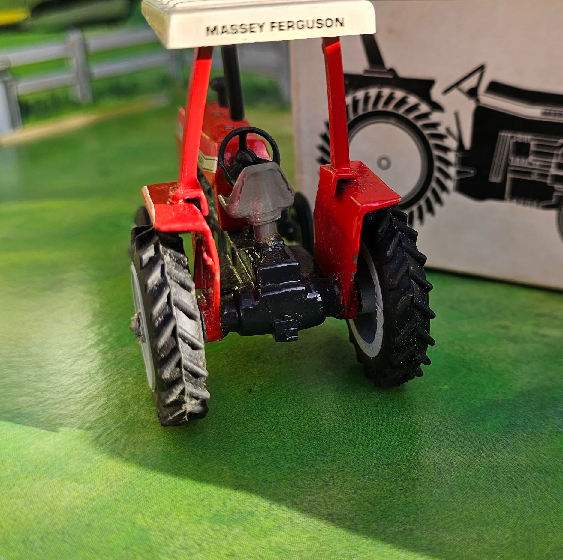 Minimac Massey Ferguson 275 Tractor 1/43