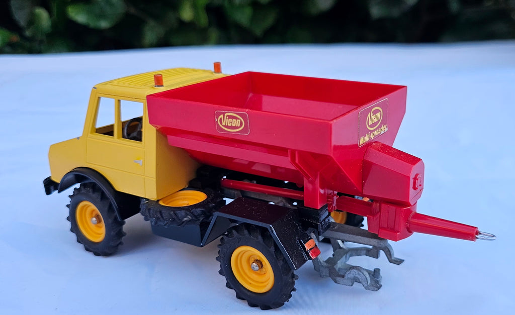Britains Unimog & Vicon Spreader Conversion