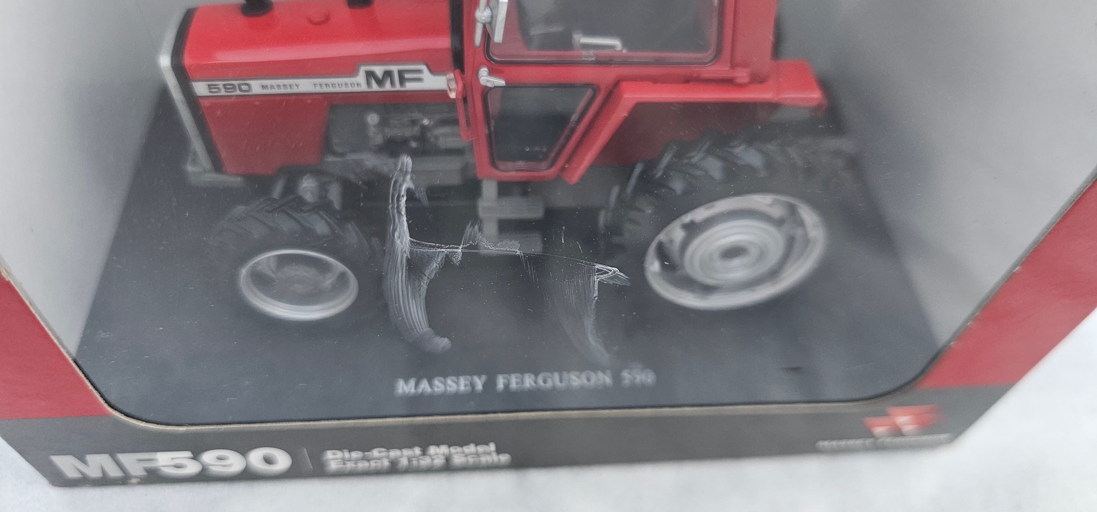 Universal Hobbies Massey 590 Tractor 4WD MUH2835 Dealer Box