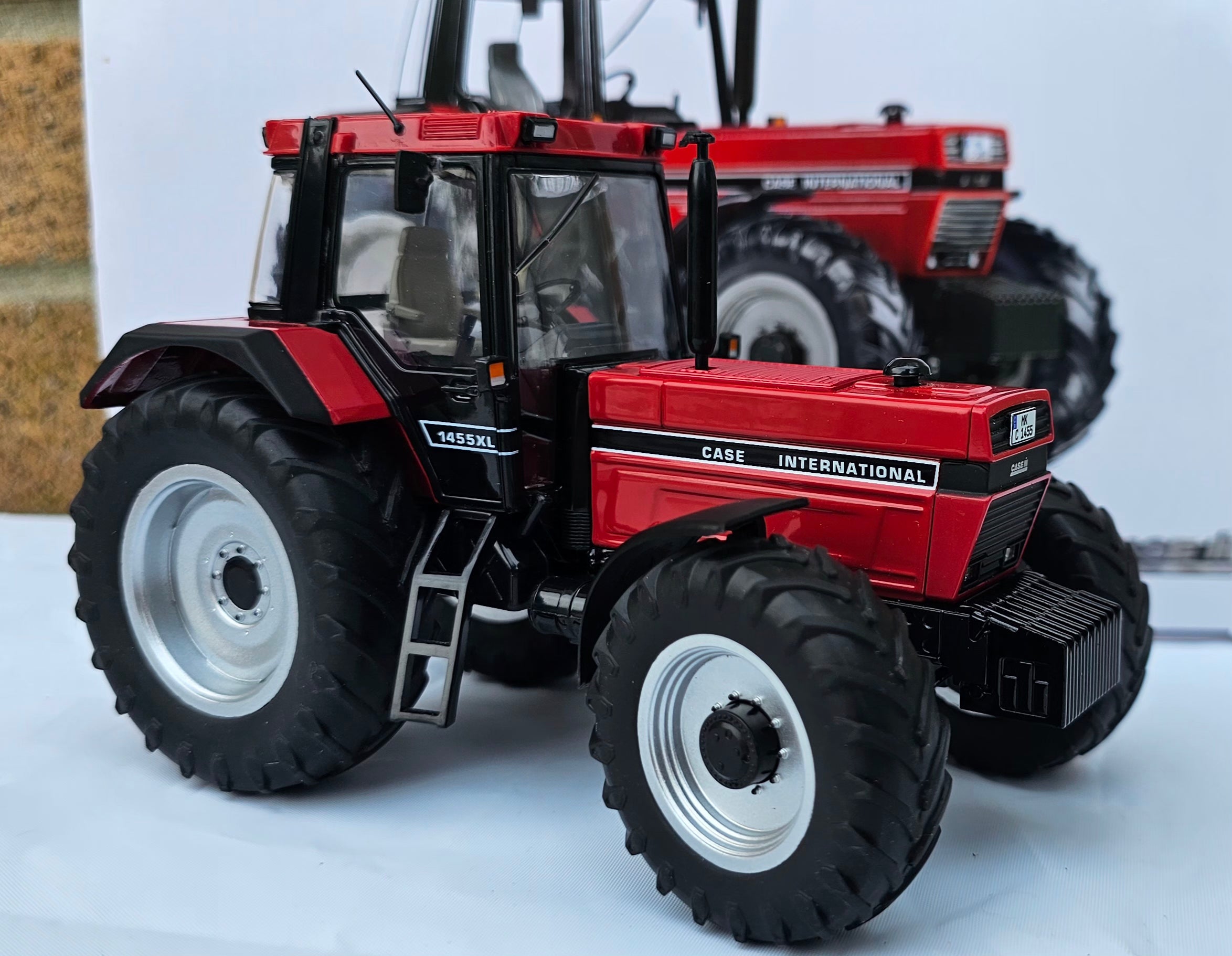 Wiking Case IH International 1455XL Tractor