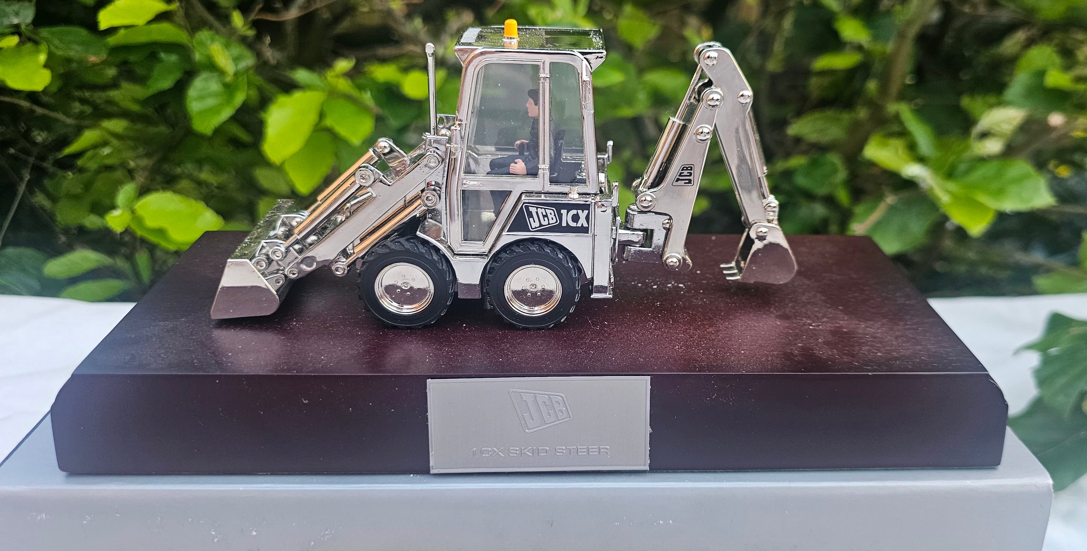 Britains JCB 1CX Skid Steer Chrome Specialist Collectors Item 40573
