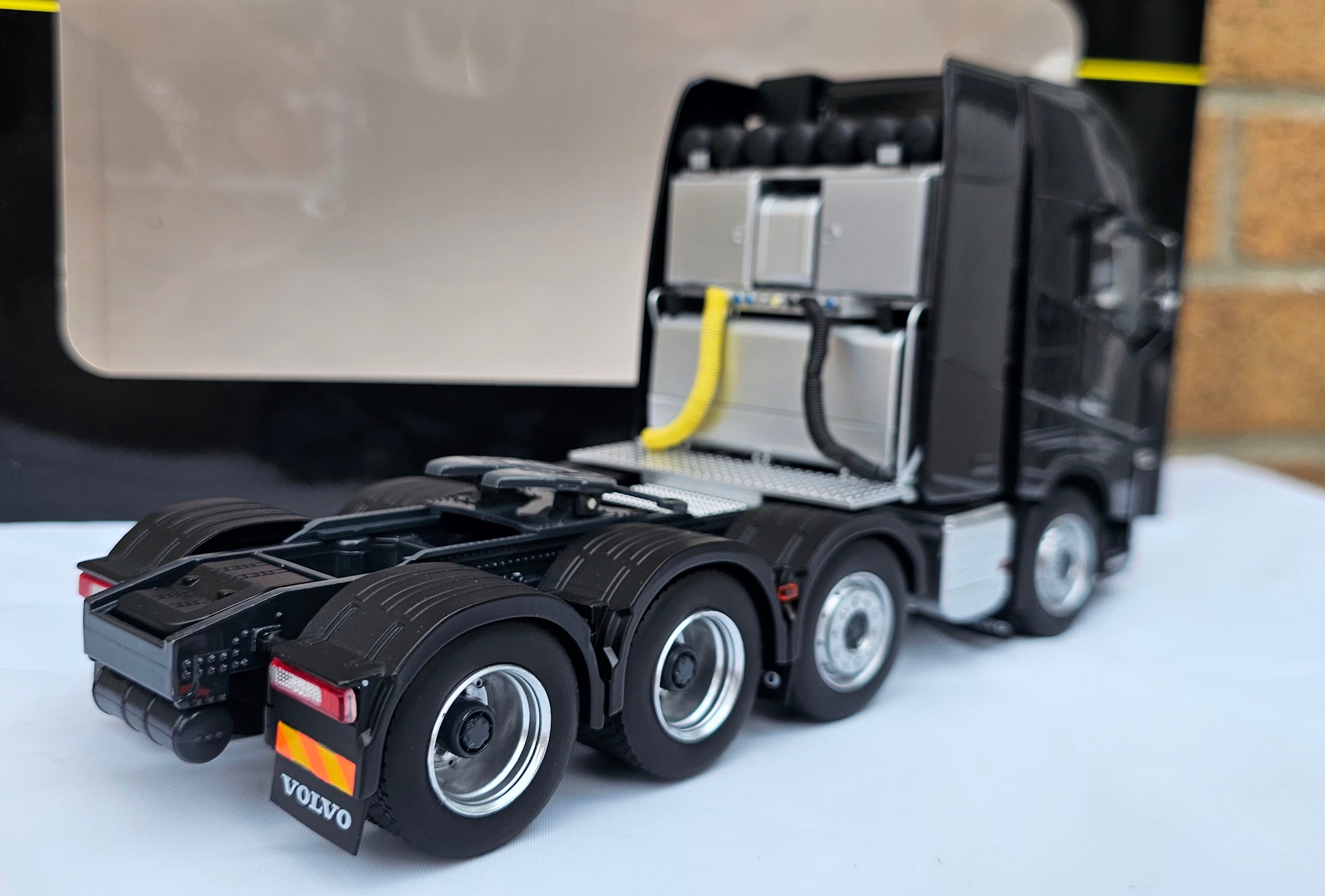Marge Volvo Lorry 8X4 Tractor Unit