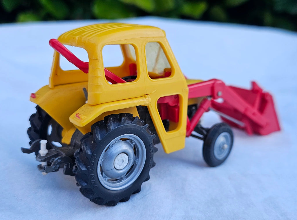 Britains Massey Ferguson 135 Tractor Industrial With Loader