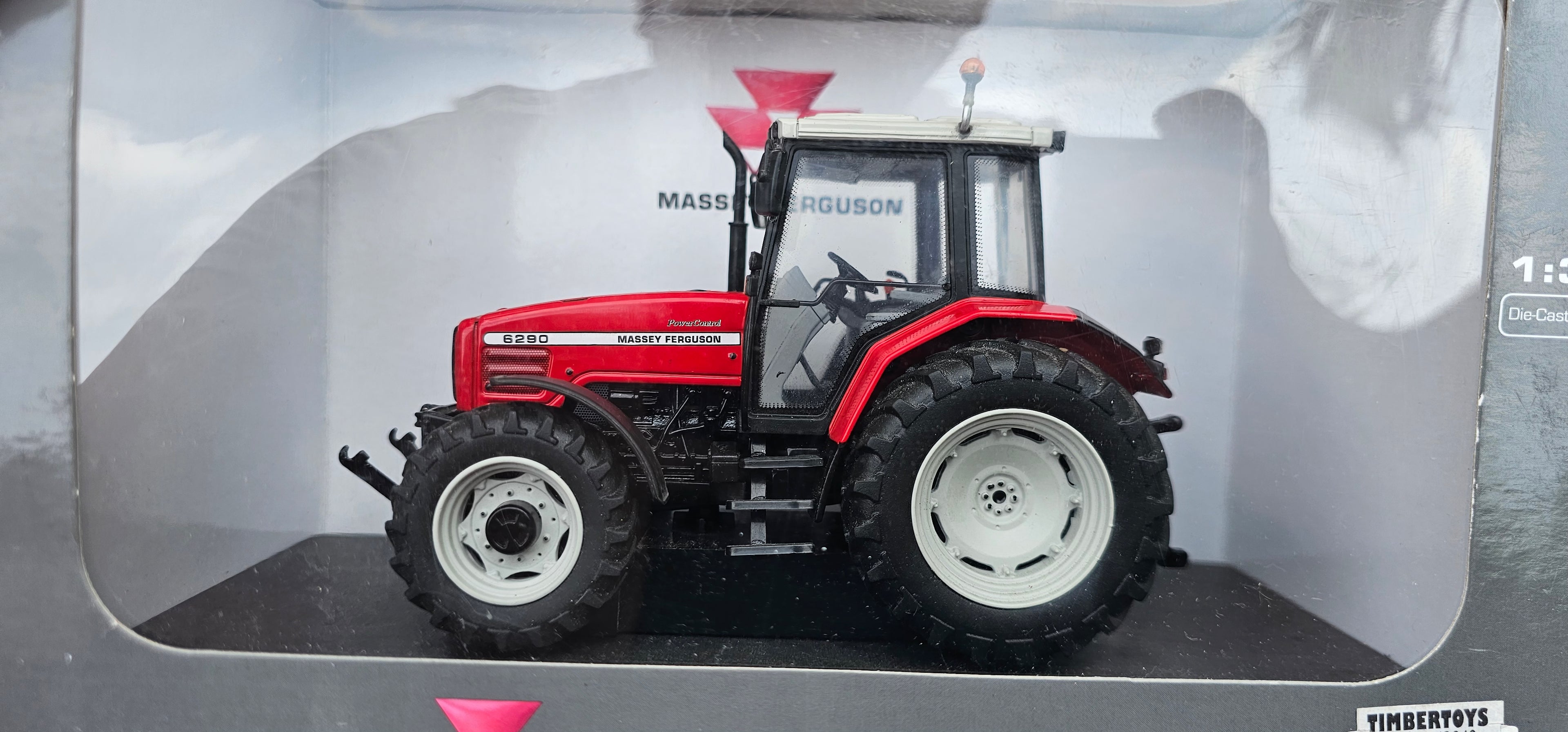 Universal Hobbies Massey Ferguson 6290 Tractor