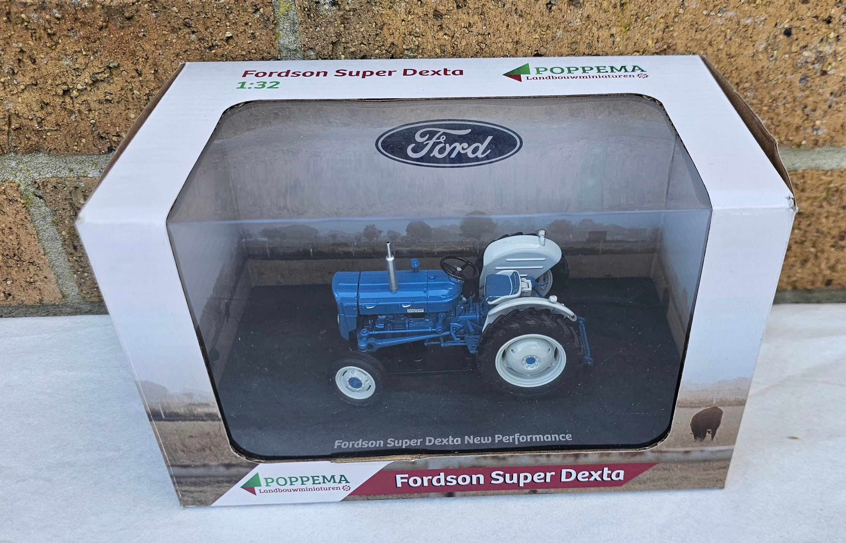 Universal Hobbies Fordson Super Dexta UH6271
