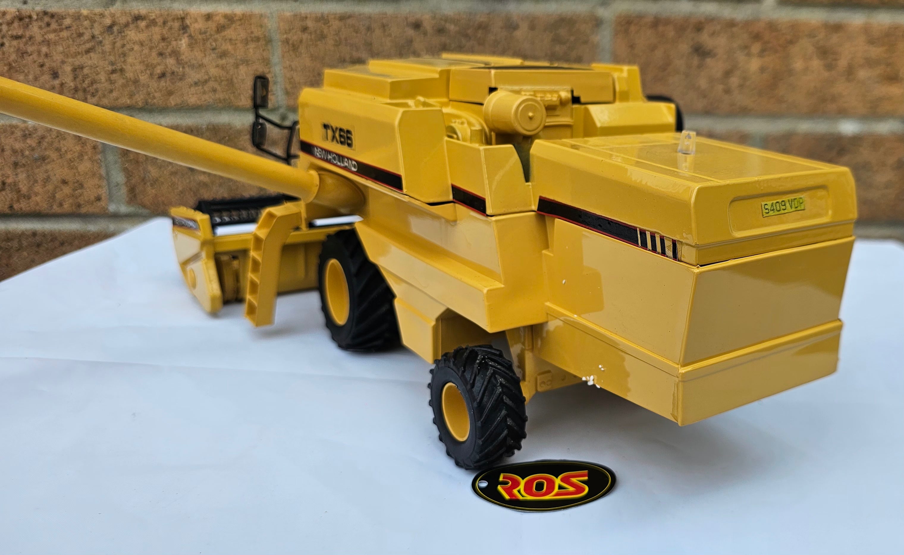 Ros New Holland TX66 Combine