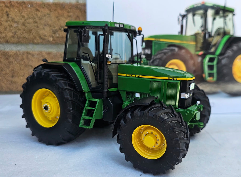 Schuco John Deere 7810 Tractor