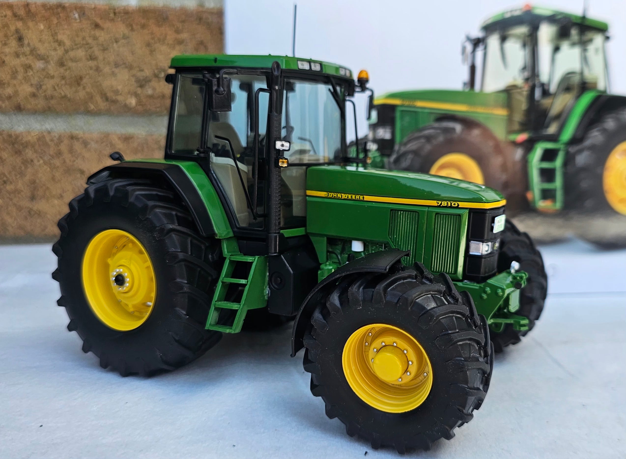 Schuco John Deere 7810 Tractor