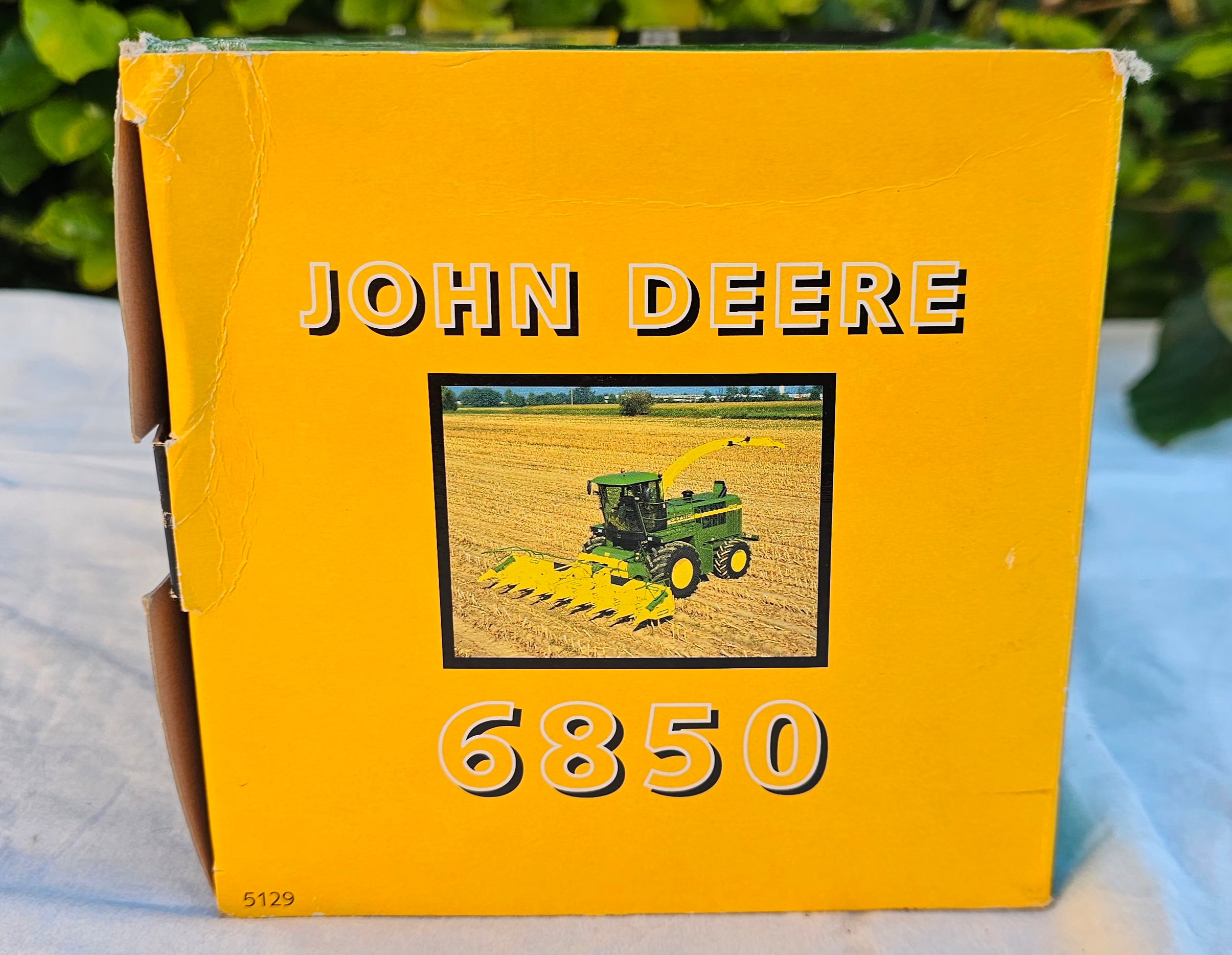 Ertl John Deere 6850 Forage Harvester