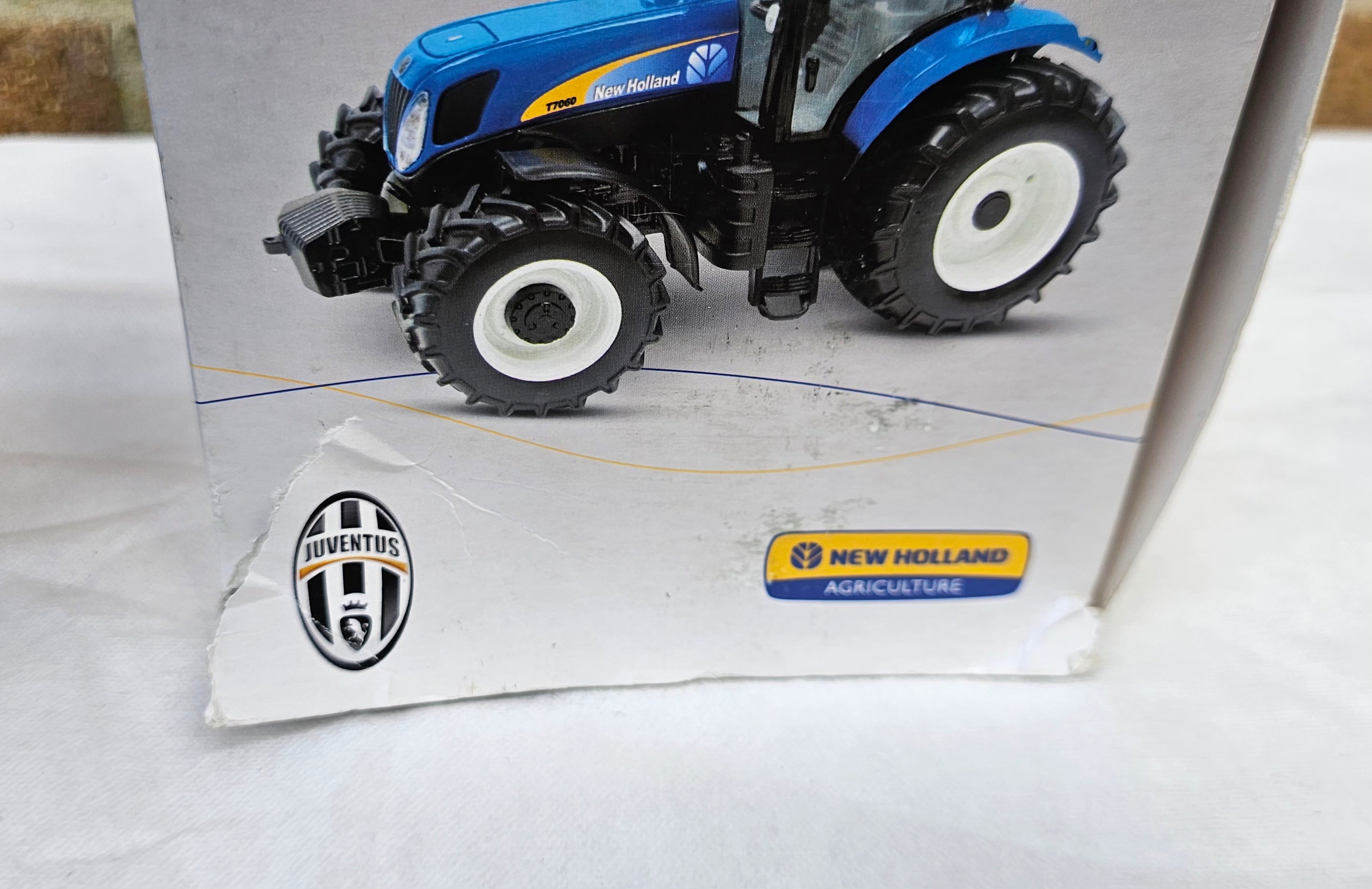 Britains New Holland T8040 Juventus Tractor