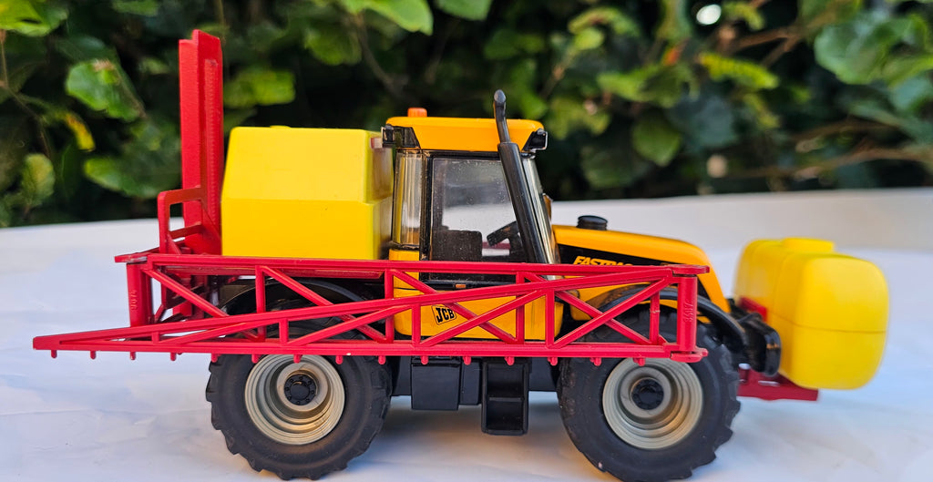 Britains JCB Fastrac 3185 Tractor & Mounted Sprayer Conversion