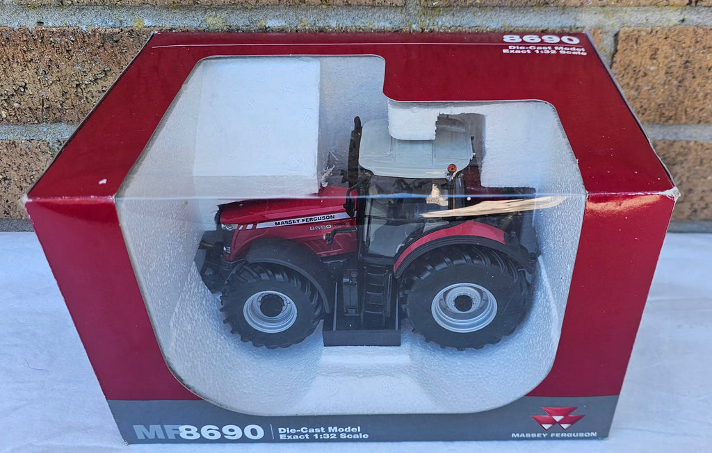 Universal Hobbies Massey Ferguson 8690 Tractor