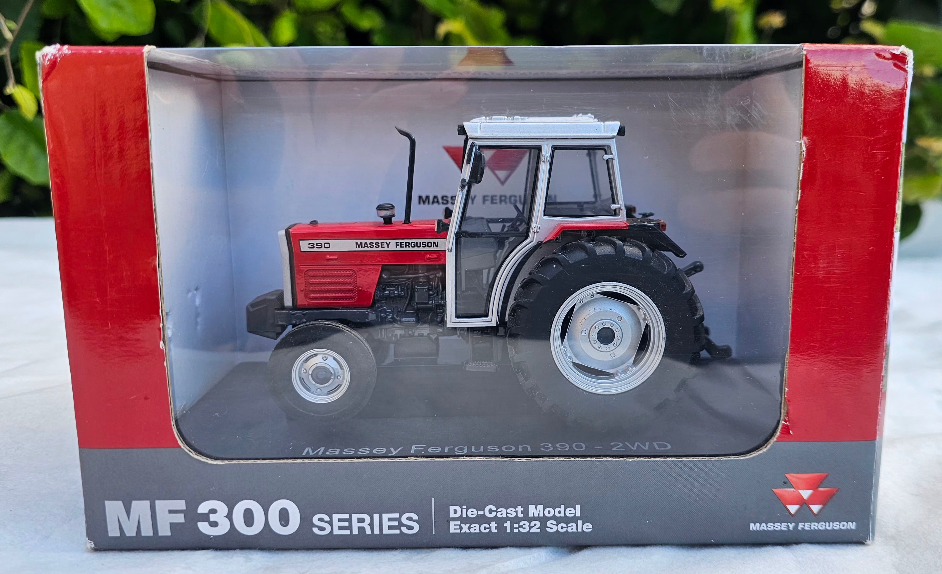 Universal Hobbies Massey Ferguson MF 390 2WD Tractor