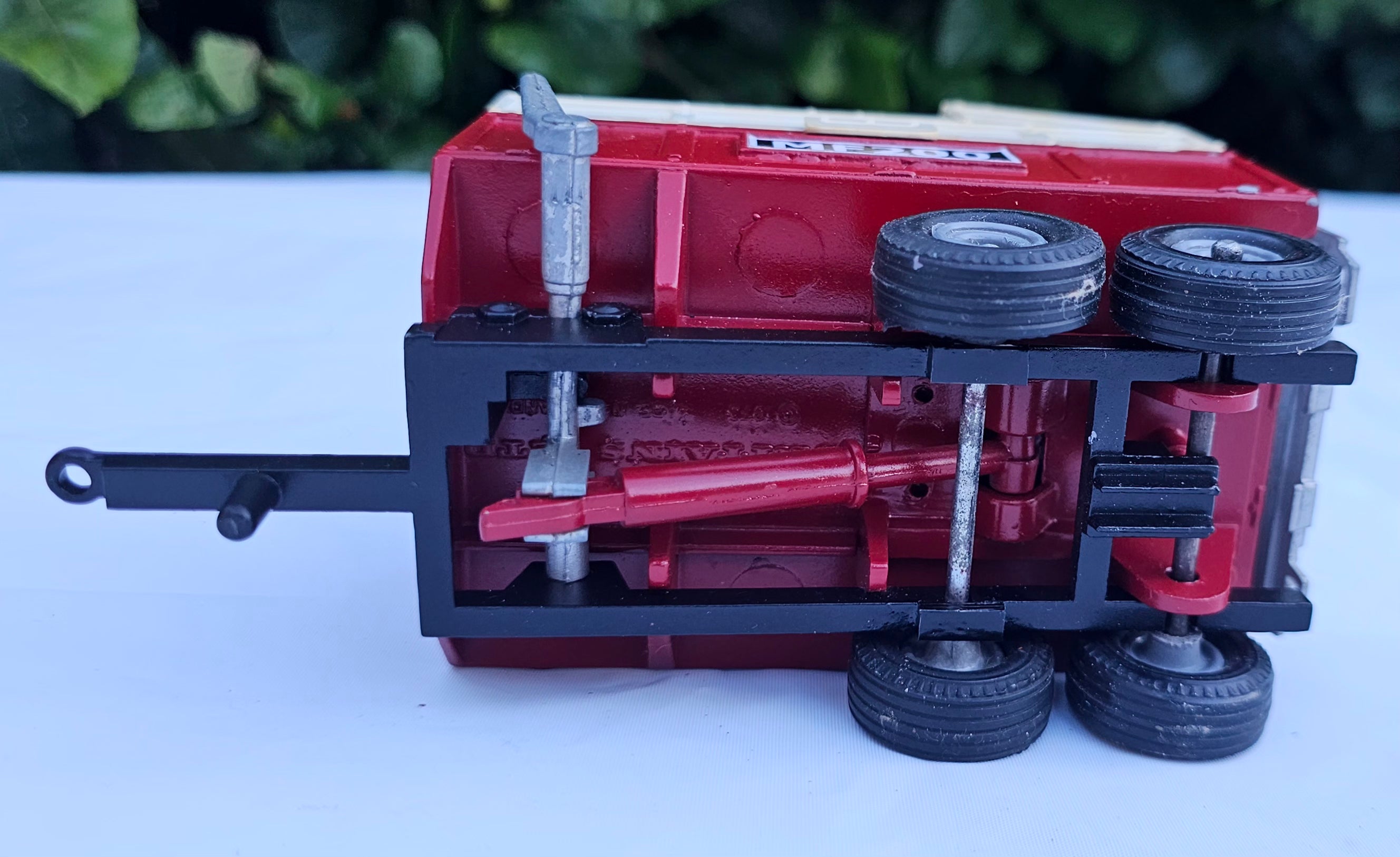 Britains MF 200 Twin Axle Silage Trailer Conversion