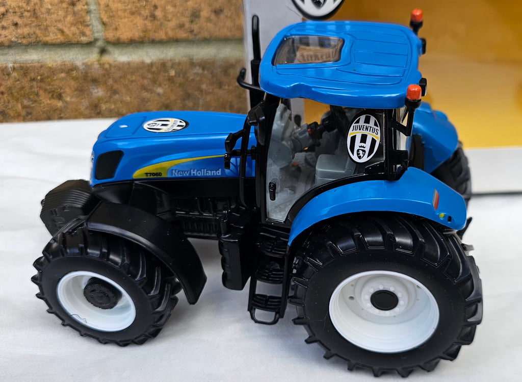 Britains New Holland T7060 Juventus Tractor