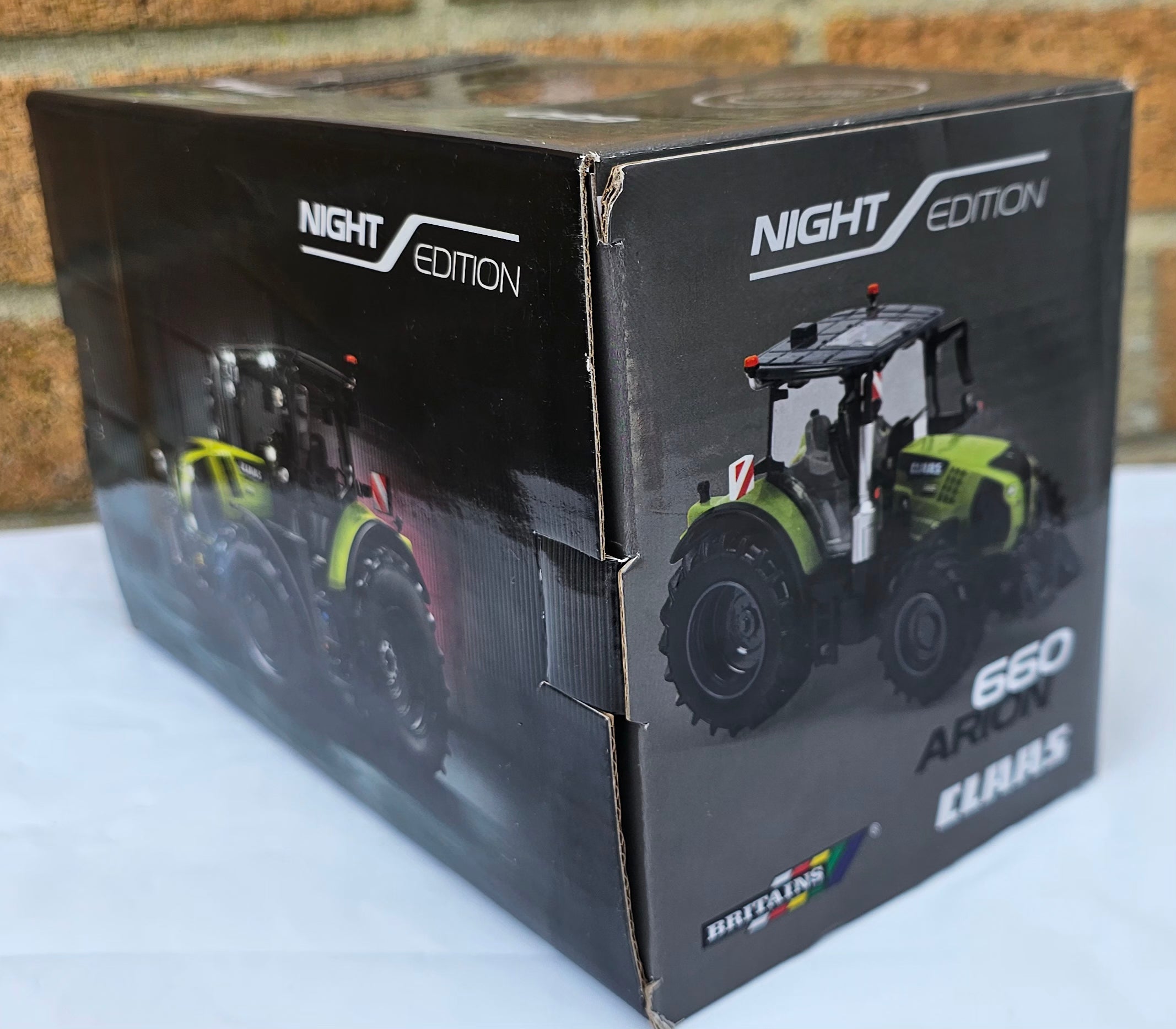 Britains Claas Arion 660 Noght Edition