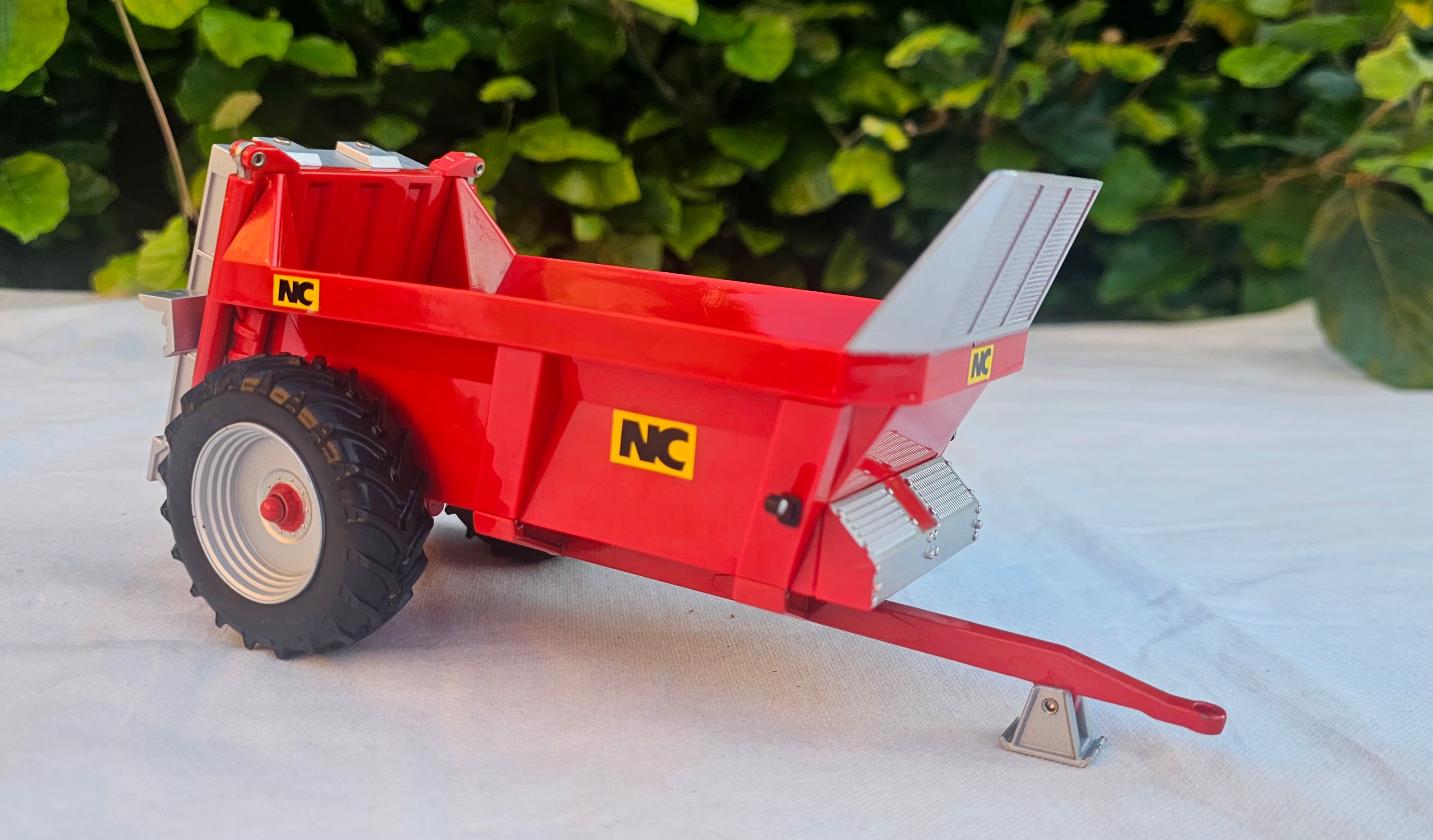 Britains NC Manure Spreader