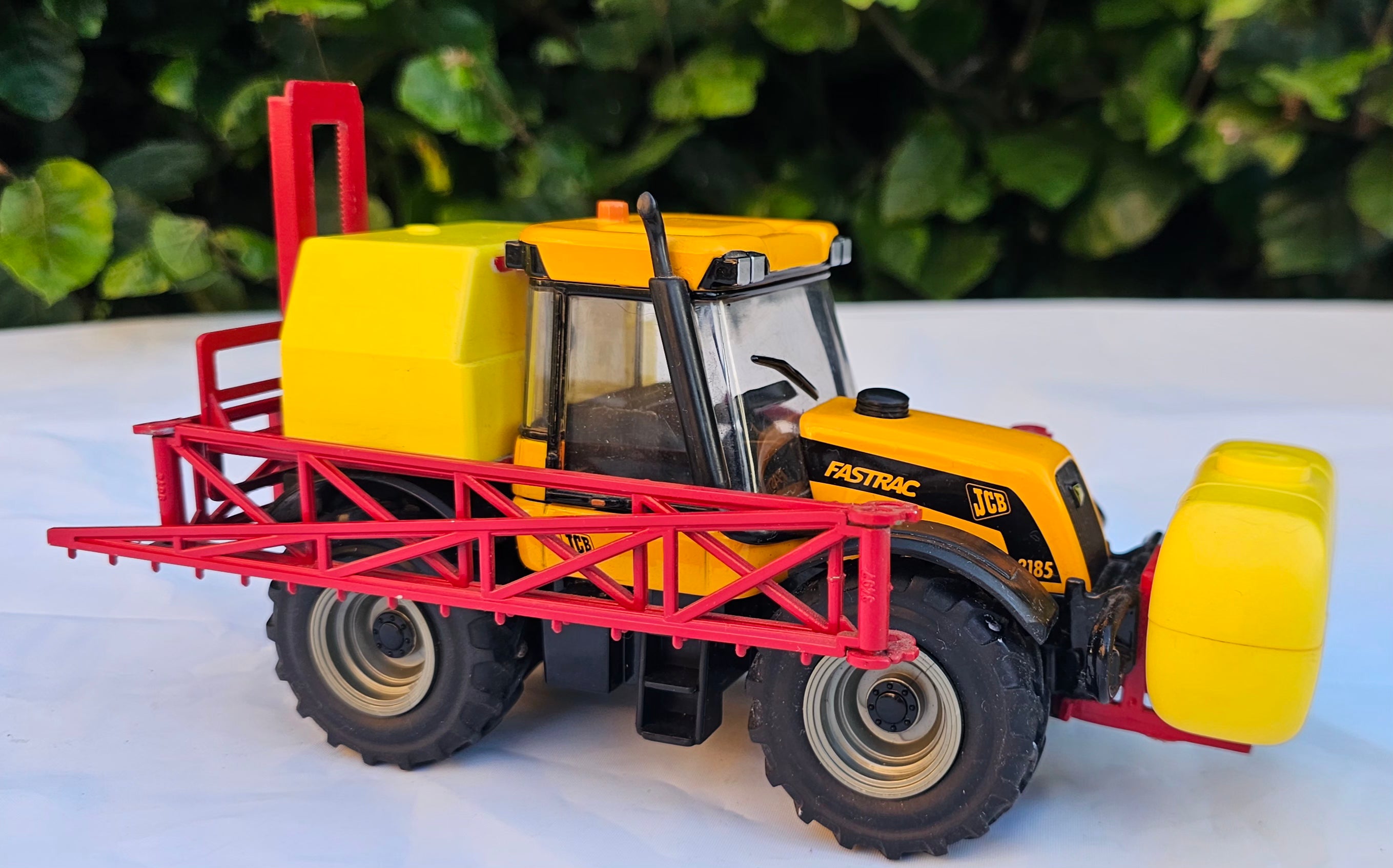 Britains JCB Fastrac 3185 Tractor & Mounted Sprayer Conversion