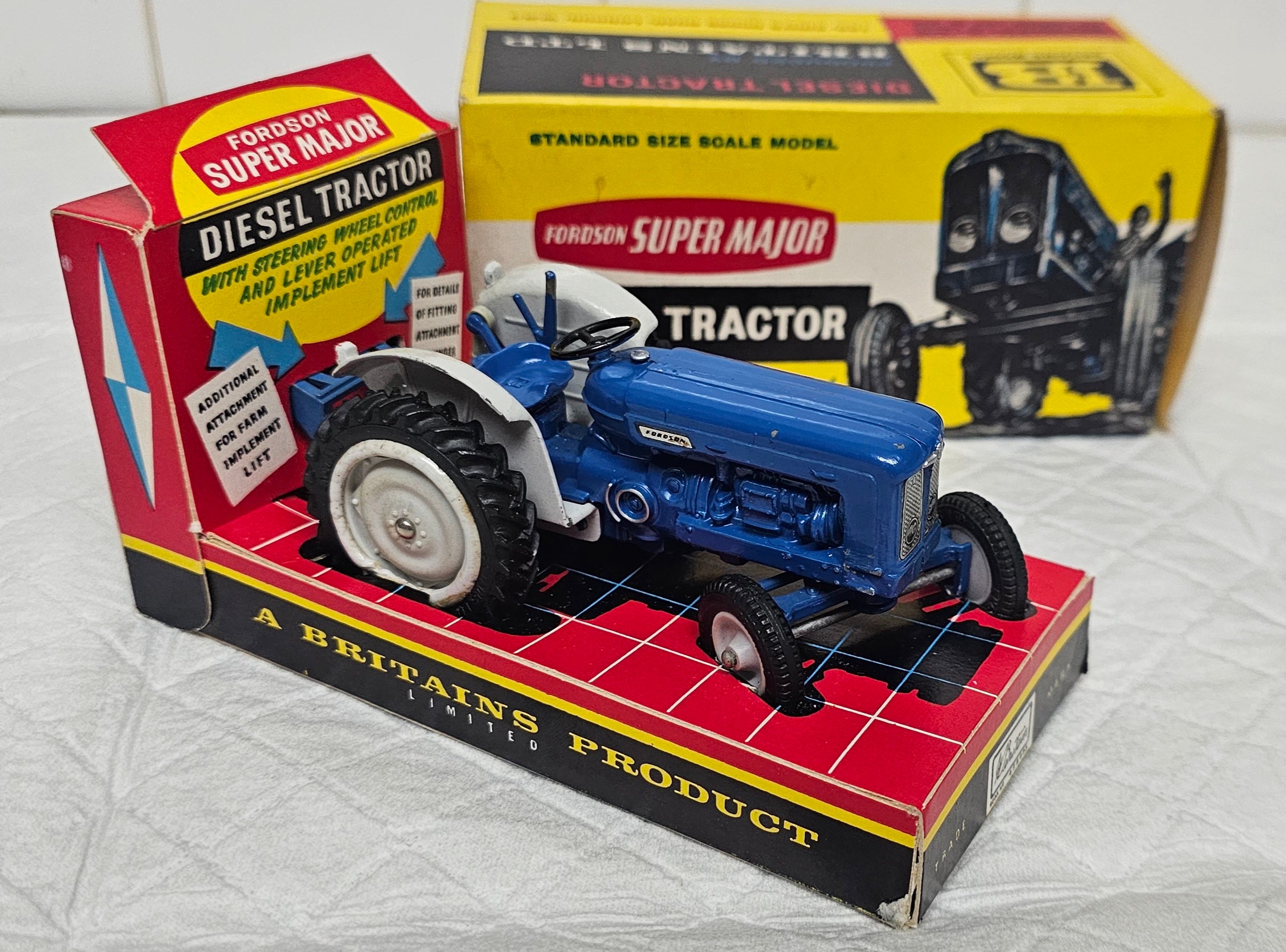 Britains Fordson Super Major Tractor 9525