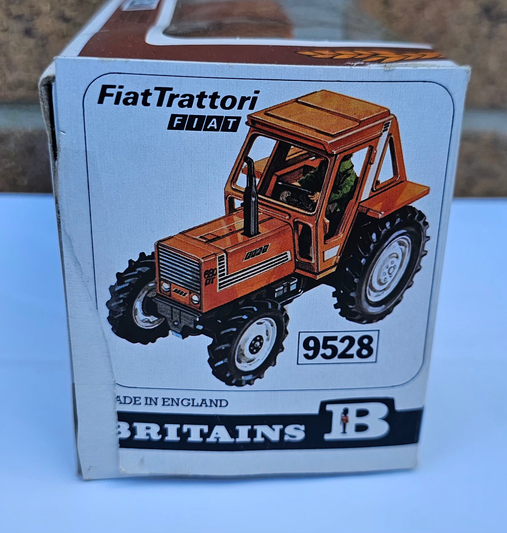 Britains Fiat 880 DT Tractor 9528