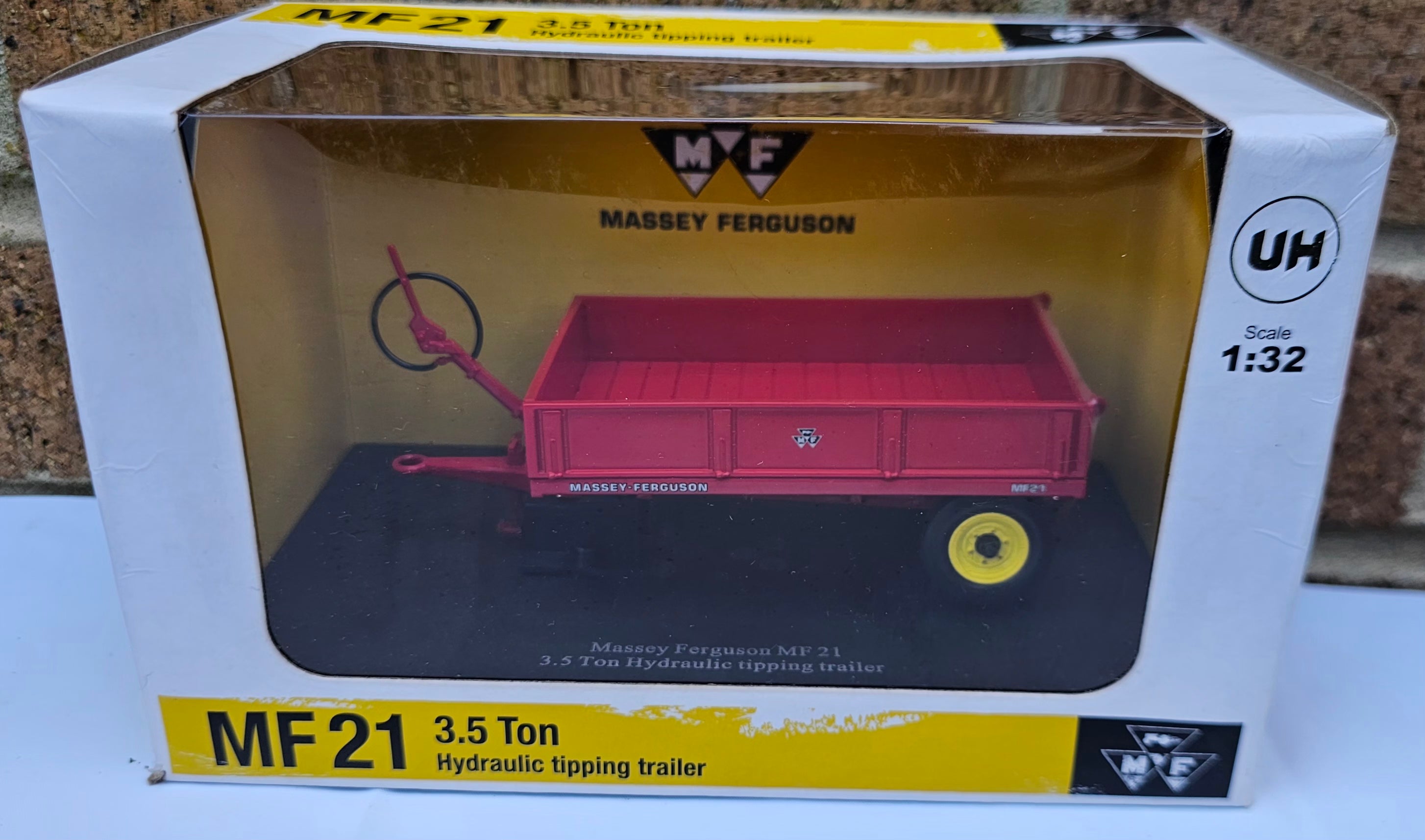 Universal Hobbies MF 21 Tipping Trailer UH6241