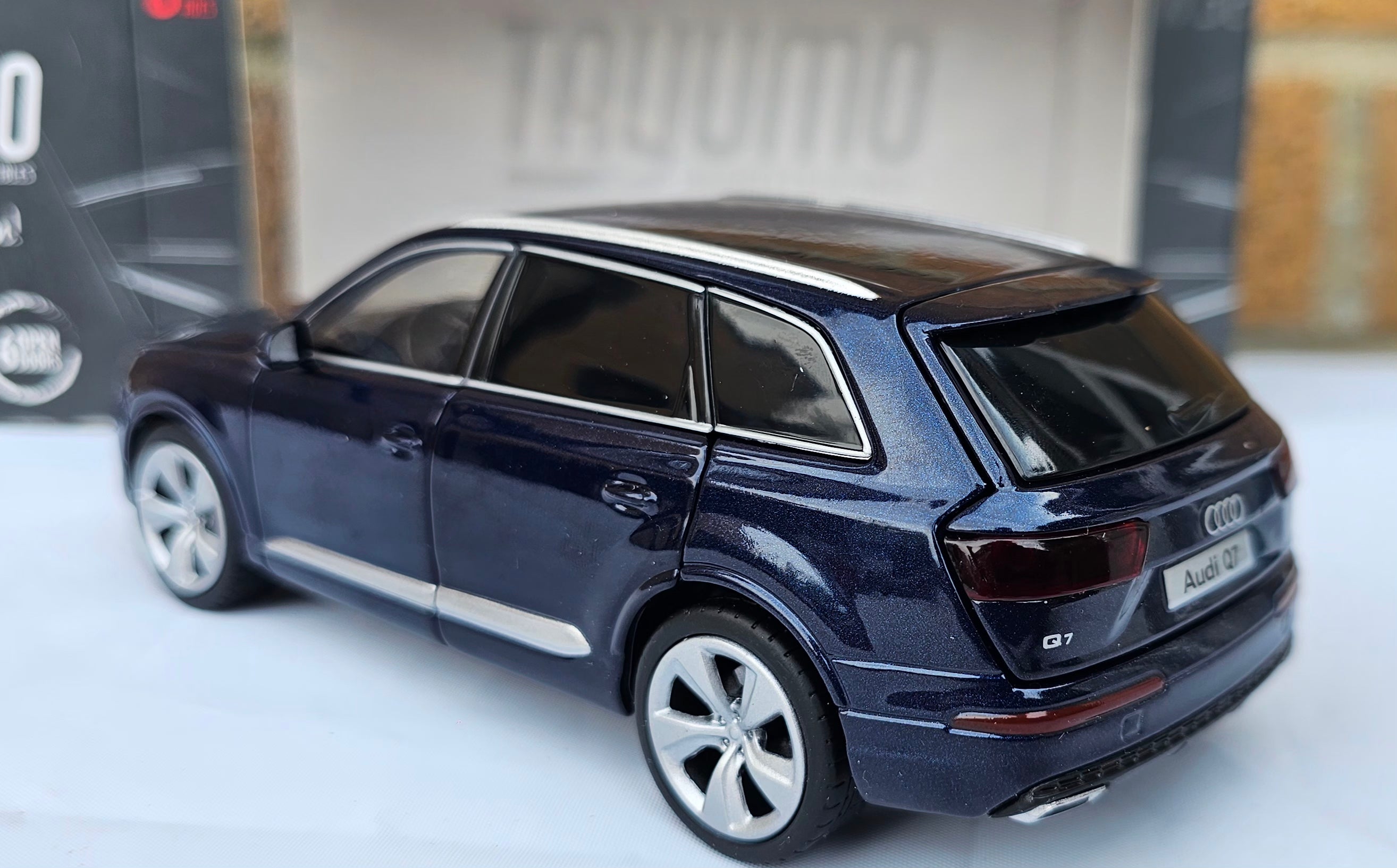 Tayumo 1/32 Audi Q7