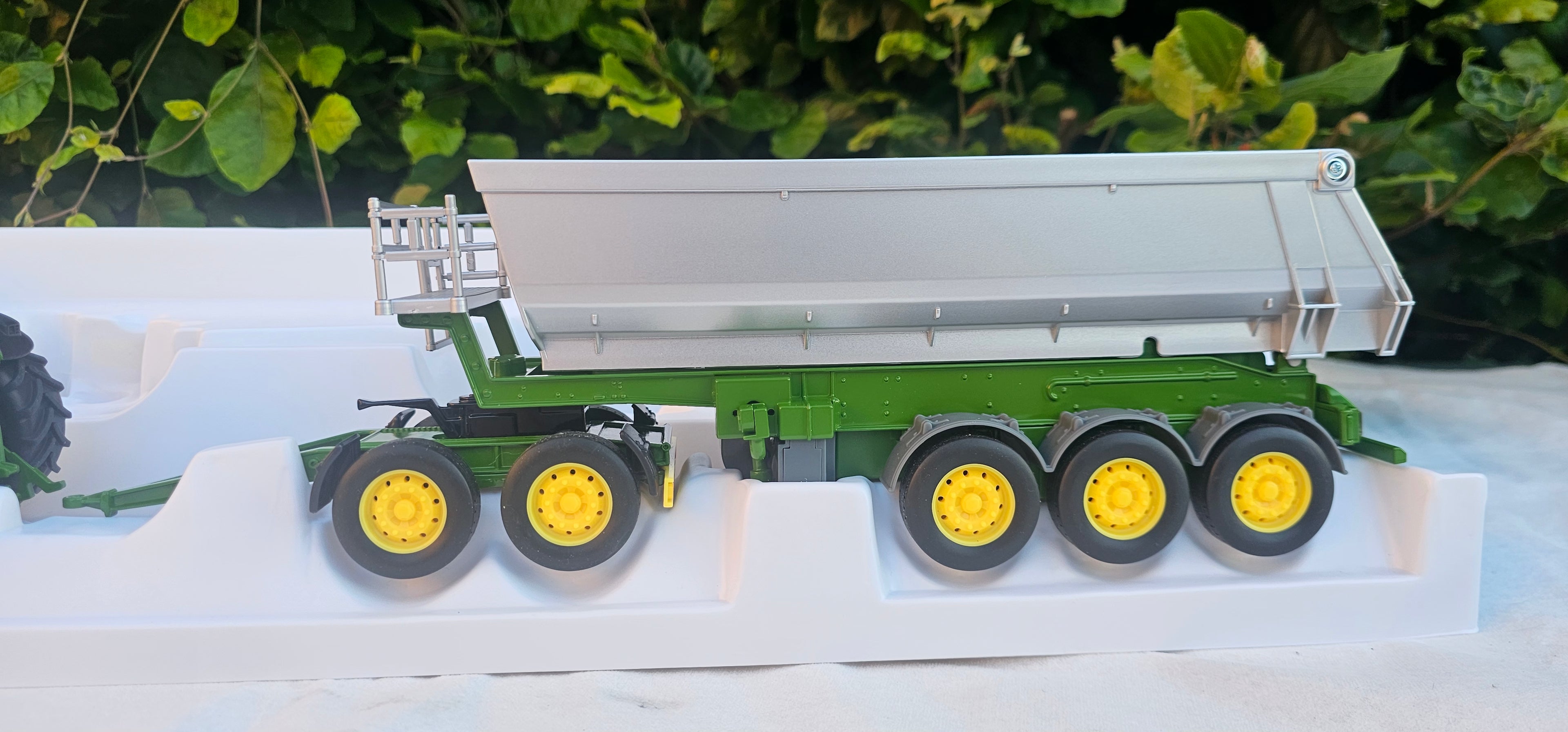 Siku John Deere 7530 Tractor  Transport Set 2009 Agritechnica
