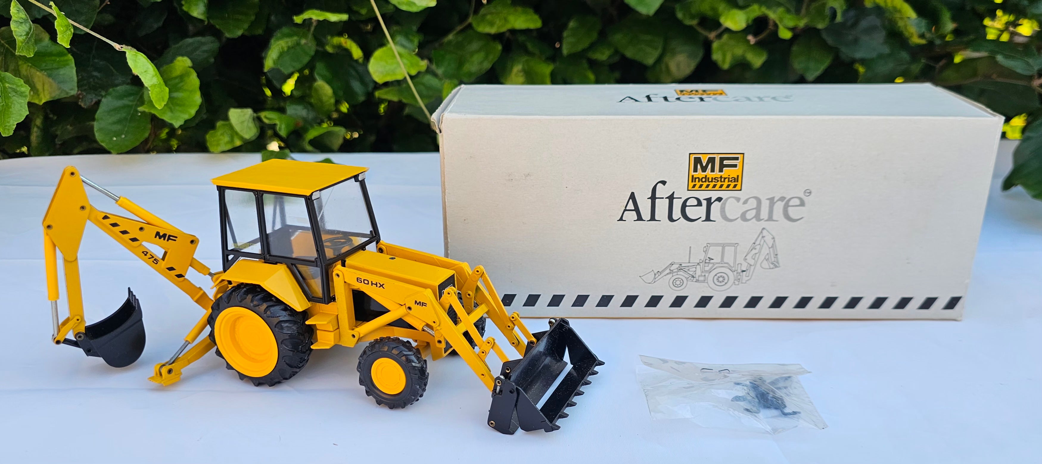 Conrad MF 60HX Massey Ferguson Backhoe Loader Stabilsier