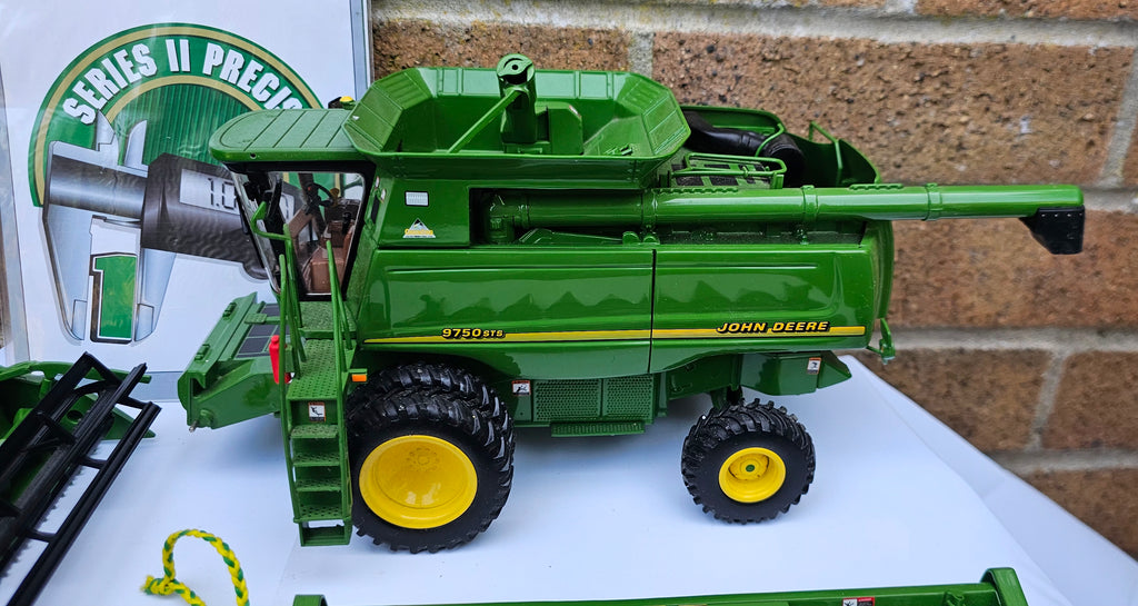 Ertl Precision John Deere 9750 STS Combine